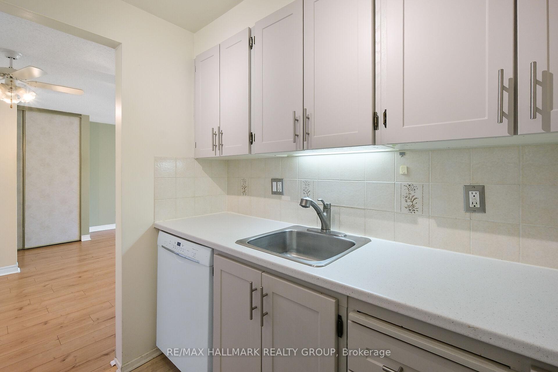 Photo 15 of Unit 402, 6376 Bilberry Drive, Ottawa, Orleans Wood — HOMEH