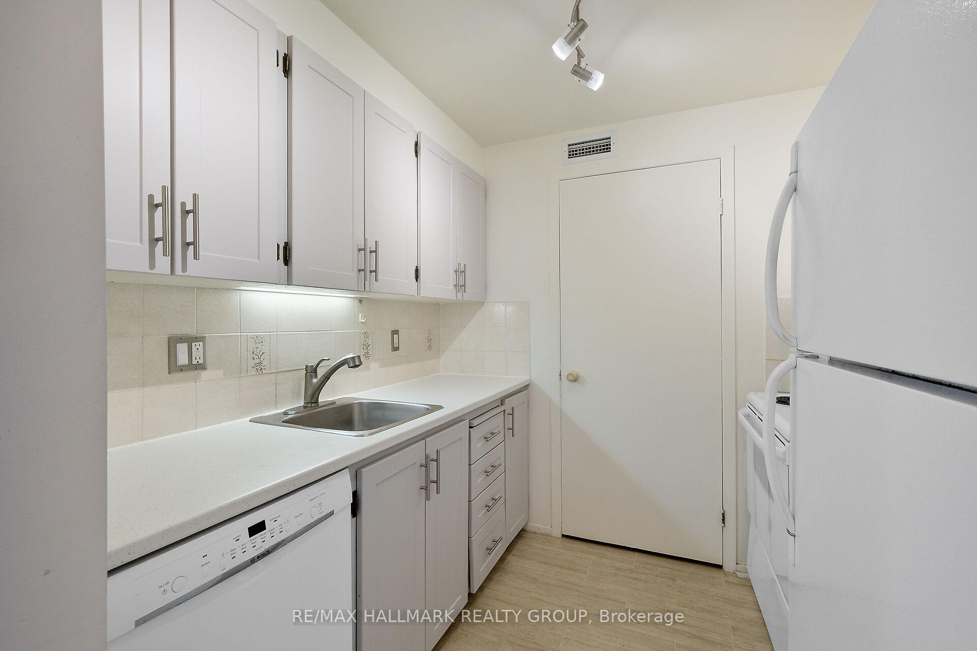 Photo 16 of Unit 402, 6376 Bilberry Drive, Ottawa, Orleans Wood — HOMEH