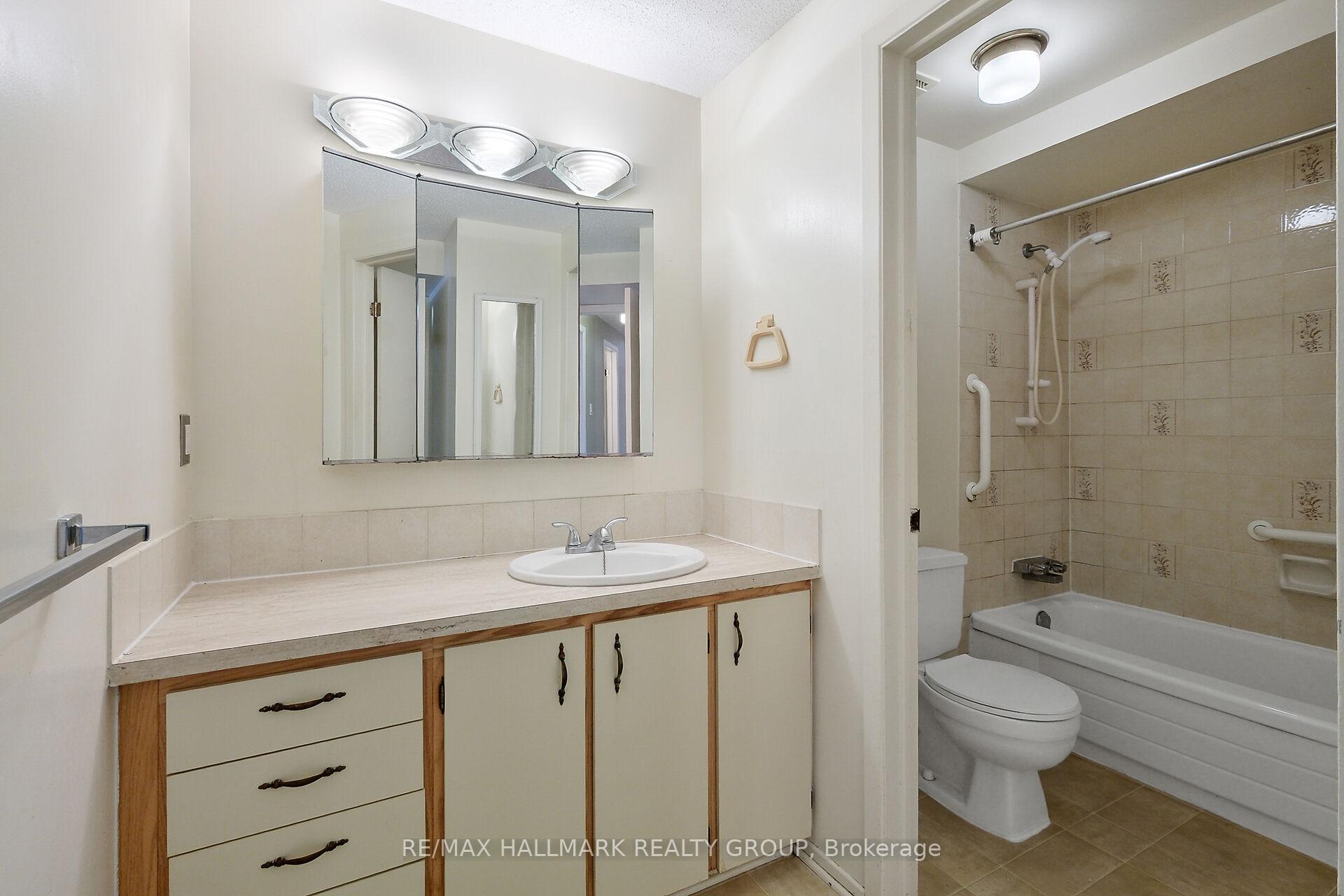 Photo 28 of Unit 402, 6376 Bilberry Drive, Ottawa, Orleans Wood — HOMEH