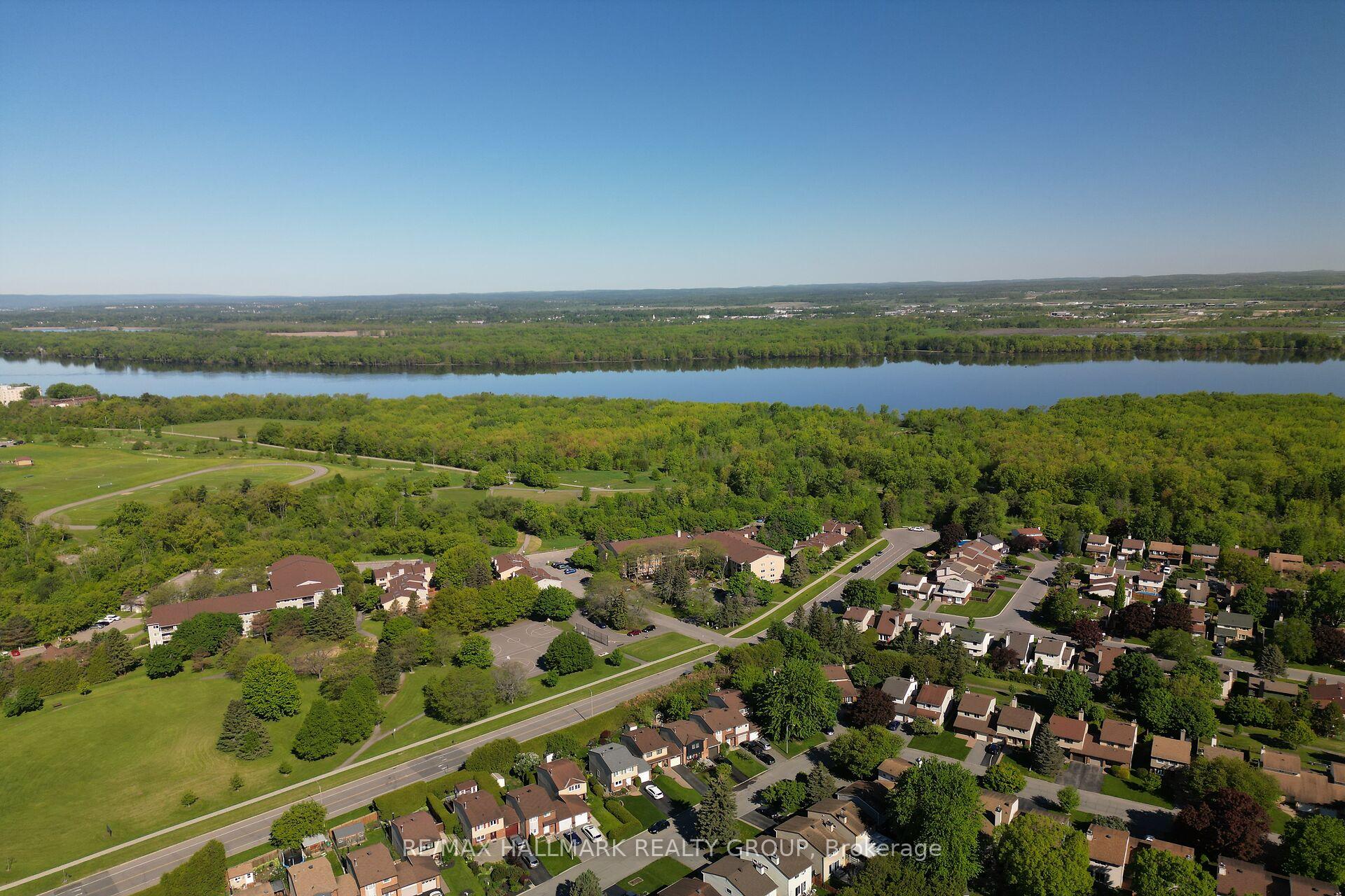 Photo 37 of Unit 402, 6376 Bilberry Drive, Ottawa, Orleans Wood — HOMEH