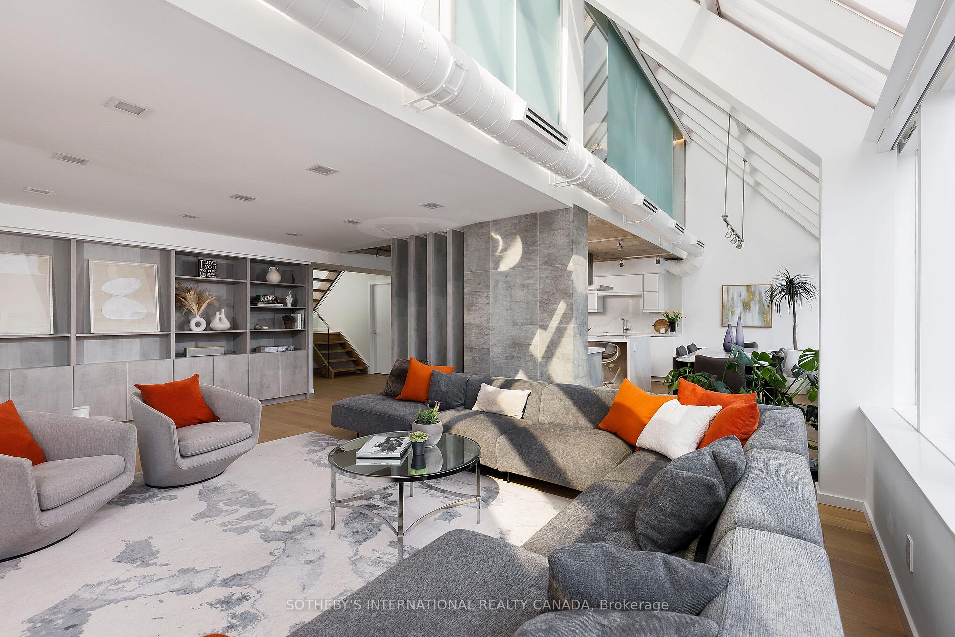 Front of Unit PH 912, 82 Lombard Street