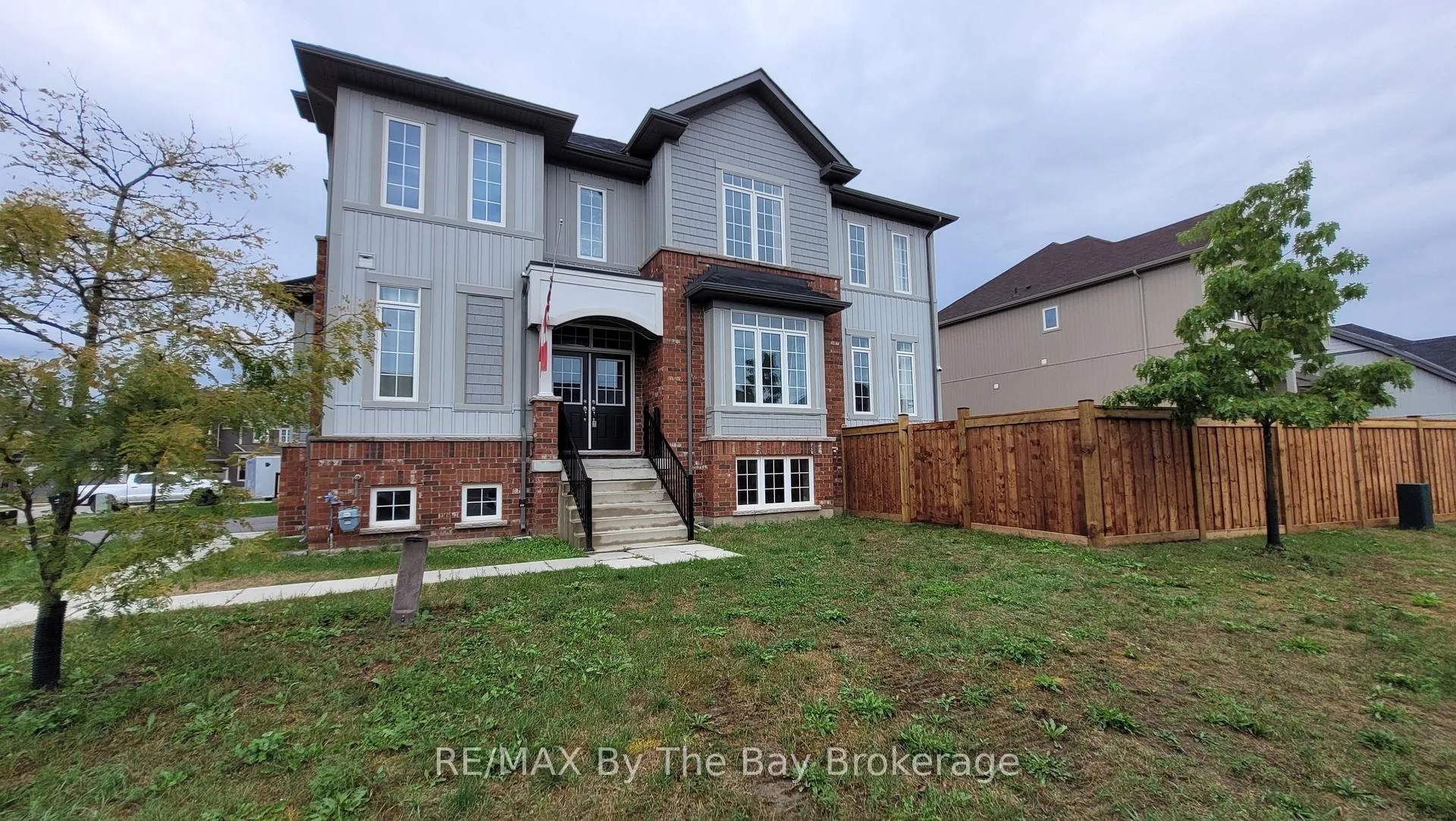 Photo 2 of 218 Roy Drive, Clearview, Stayner — HOMEH