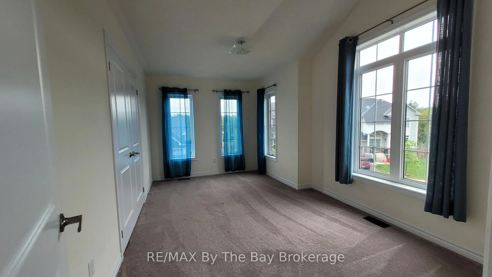 Photo 6 of 218 Roy Drive, Clearview, Stayner — HOMEH