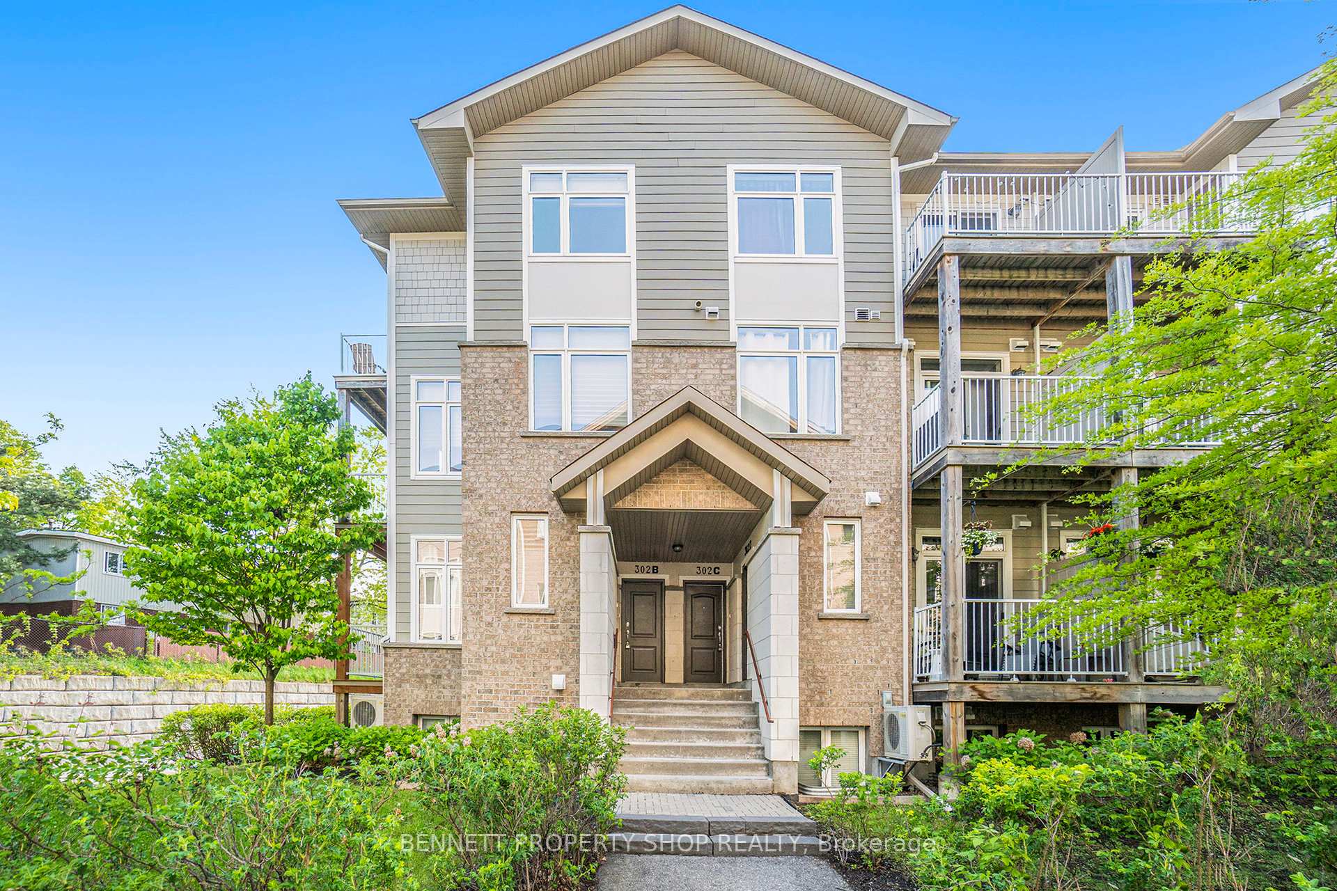 Photo 1 of Unit B, 302 Everest Private, Ottawa, Elmvale Acres — HOMEH
