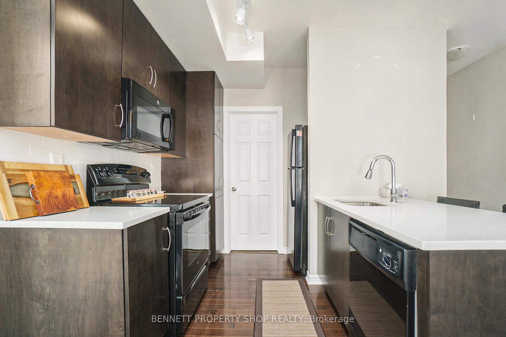 Photo 4 of Unit B, 302 Everest Private, Ottawa, Elmvale Acres — HOMEH