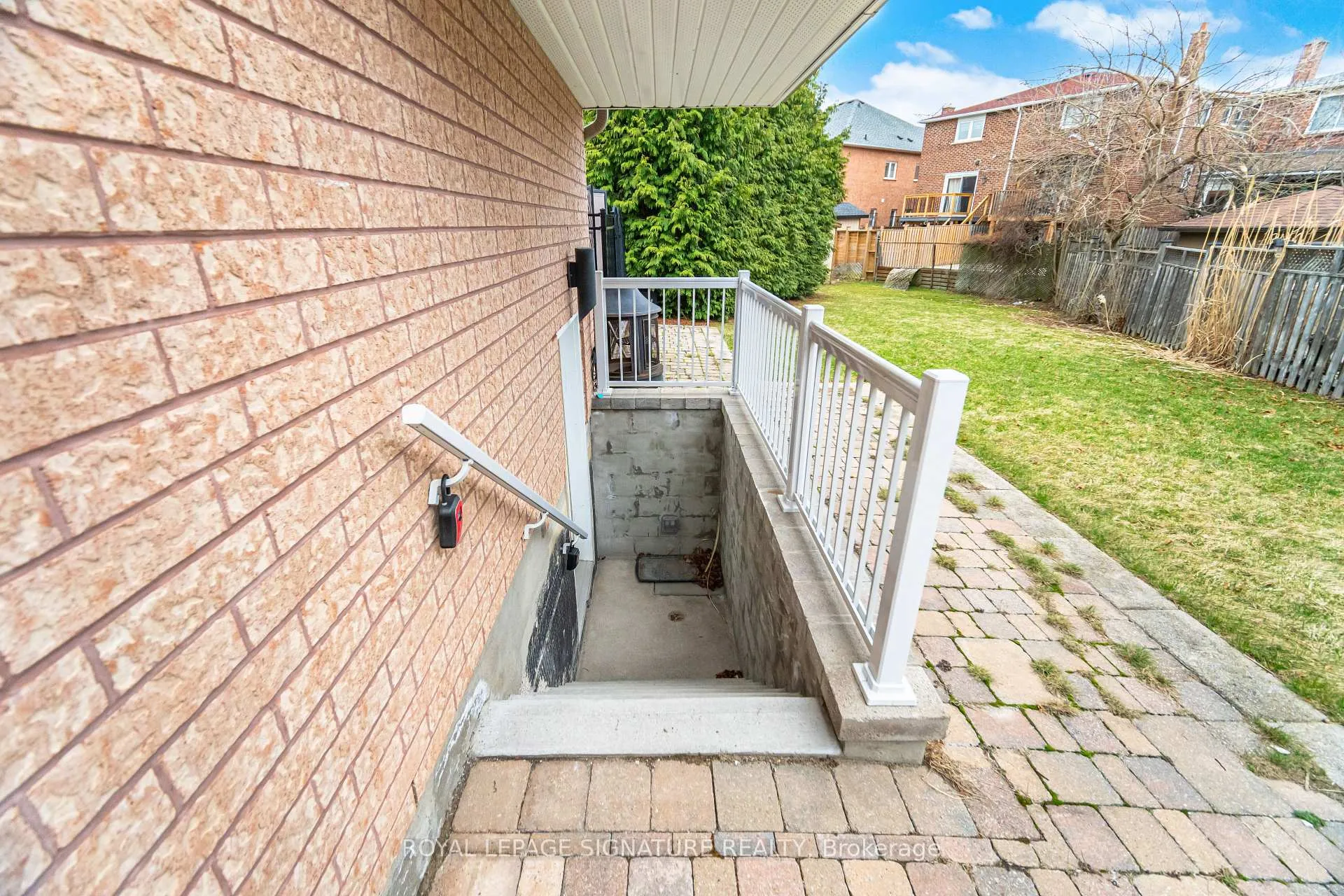 Photo 6 of Unit 2, 53 Guery Crescent, Vaughan, East Woodbridge — HOMEH