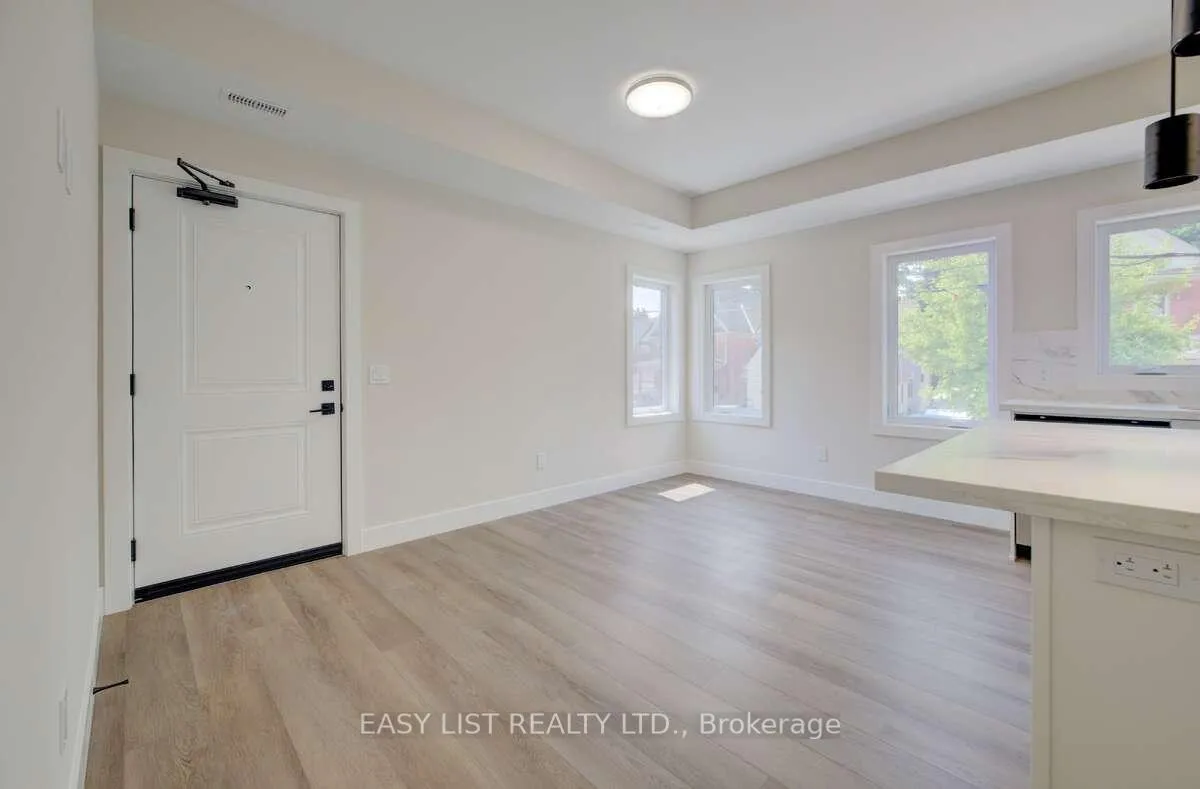 Photo 2 of Unit 4, 17 Peter Street, Kitchener, Cedar Hill — HOMEH