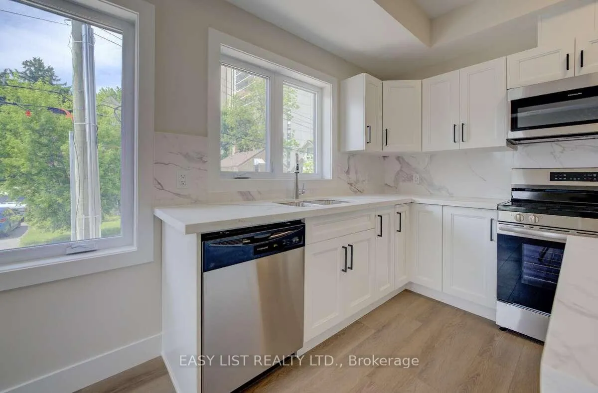 Photo 3 of Unit 4, 17 Peter Street, Kitchener, Cedar Hill — HOMEH