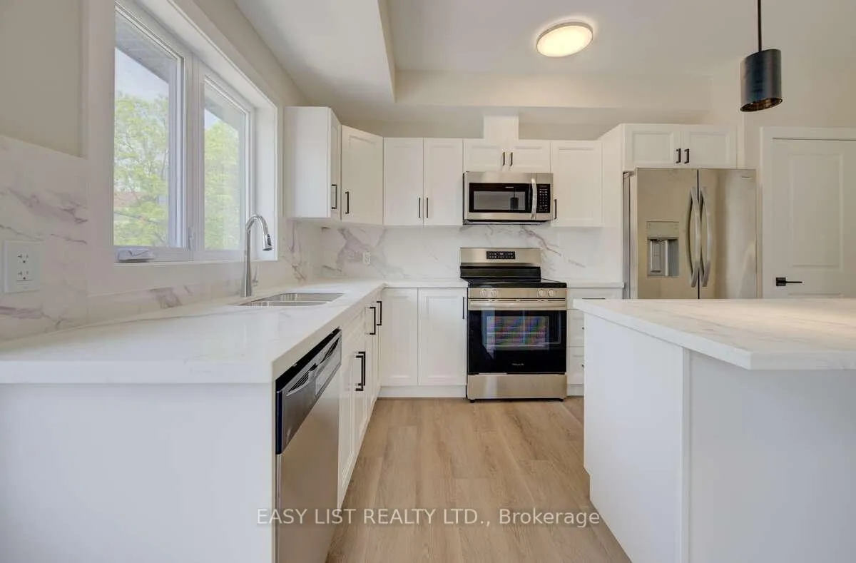 Photo 4 of Unit 4, 17 Peter Street, Kitchener, Cedar Hill — HOMEH