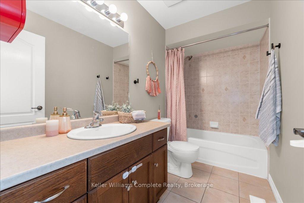 Photo 57 of 6 Liddycoat Lane, Hamilton, Ancaster — HOMEH
