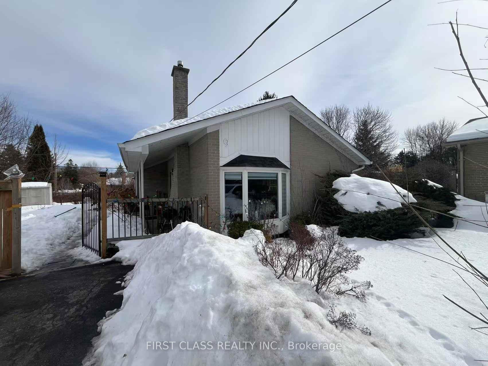 Photo 1 of 9 Corbett Crescent, Aurora, Aurora Highlands — HOMEH