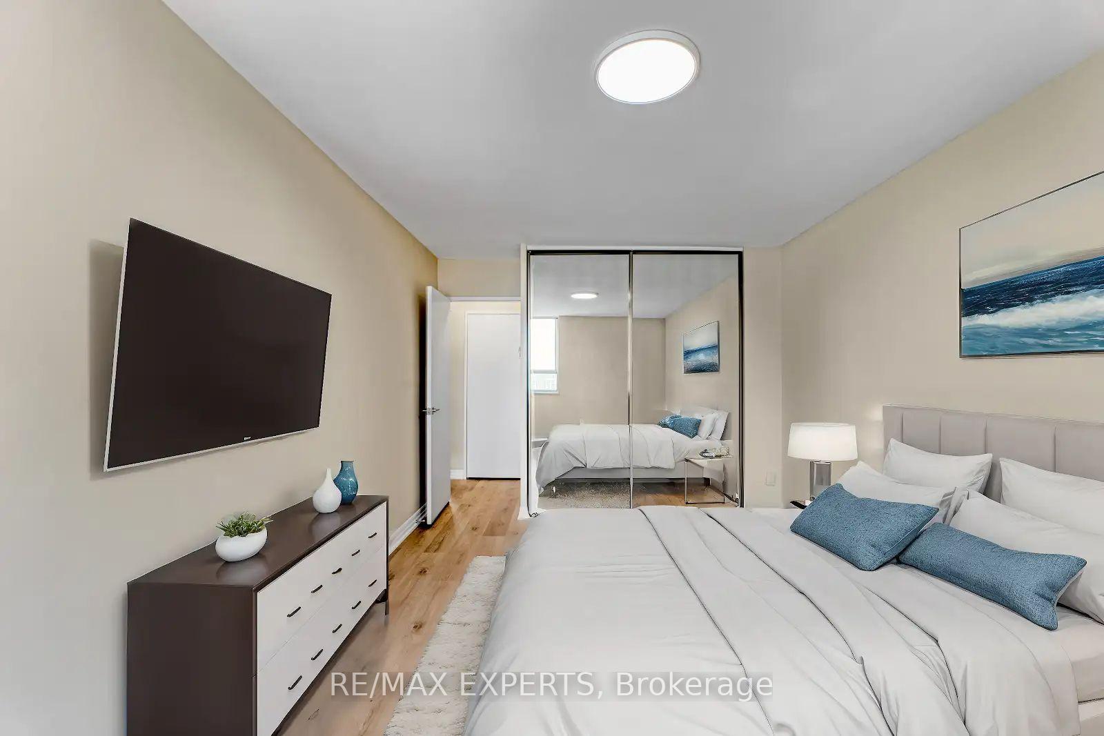Photo 5 of Unit 2718, 1 Massey Square, Toronto, Crescent Town — HOMEH