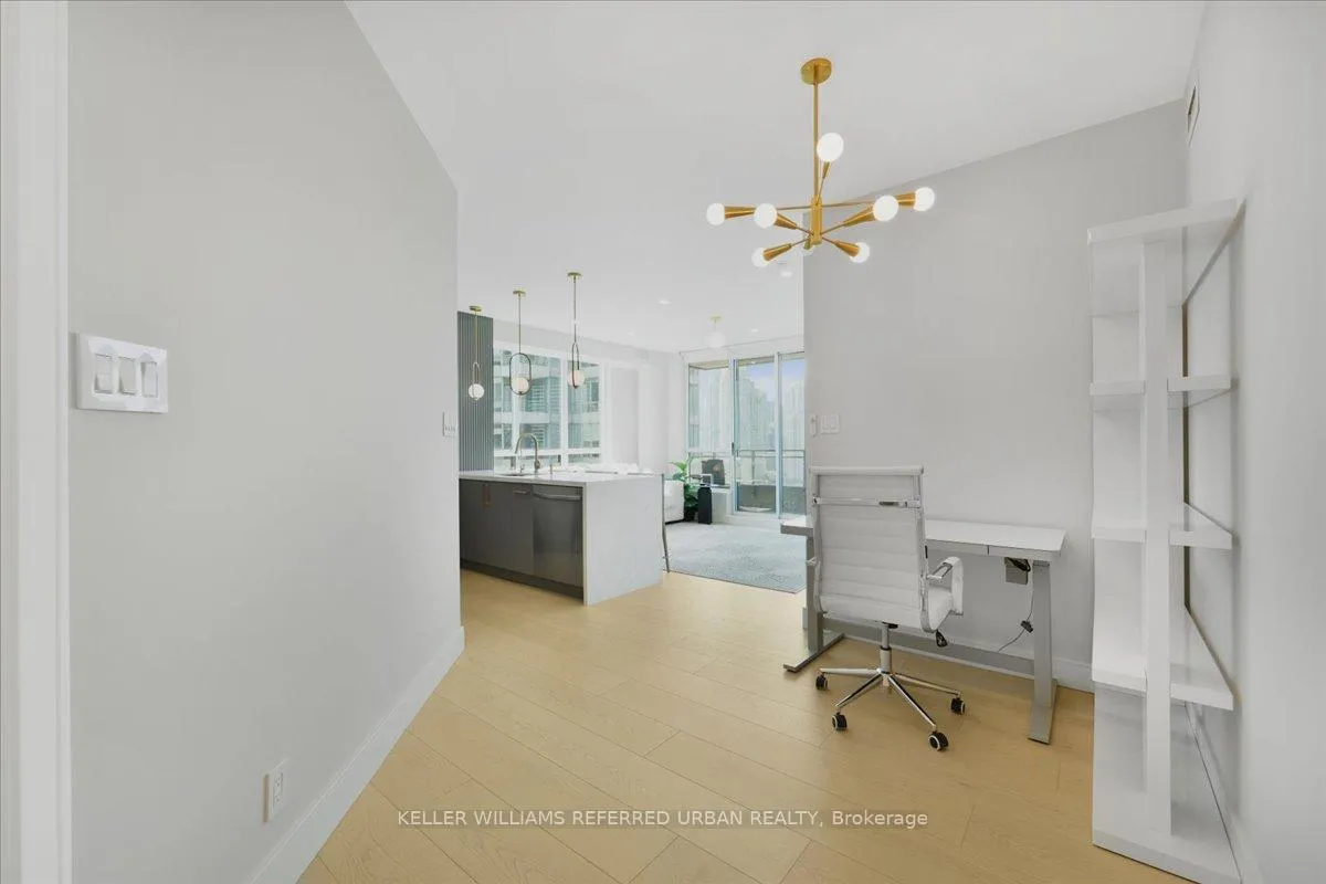 Photo 5 of Unit 2011, 228 Queens Quay W, Toronto, Waterfront Communities — HOMEH