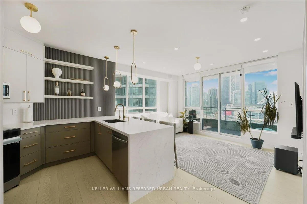Photo 6 of Unit 2011, 228 Queens Quay W, Toronto, Waterfront Communities — HOMEH
