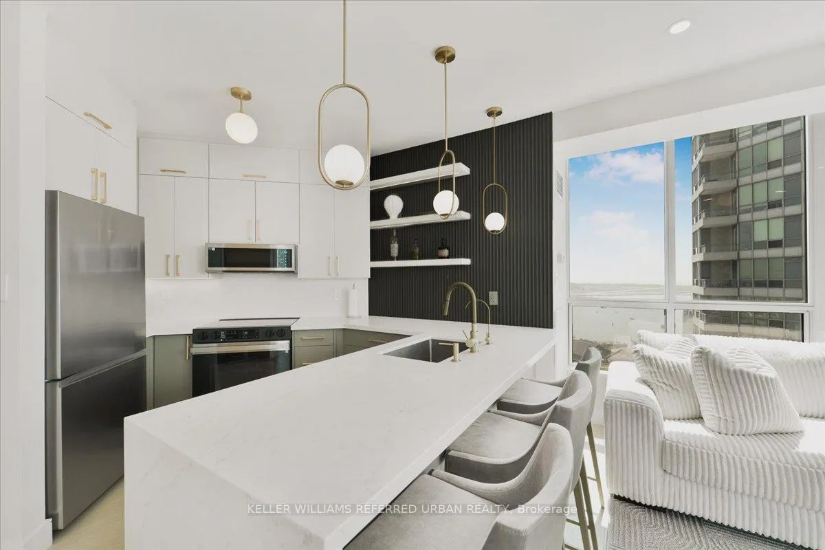 Photo 13 of Unit 2011, 228 Queens Quay W, Toronto, Waterfront Communities — HOMEH