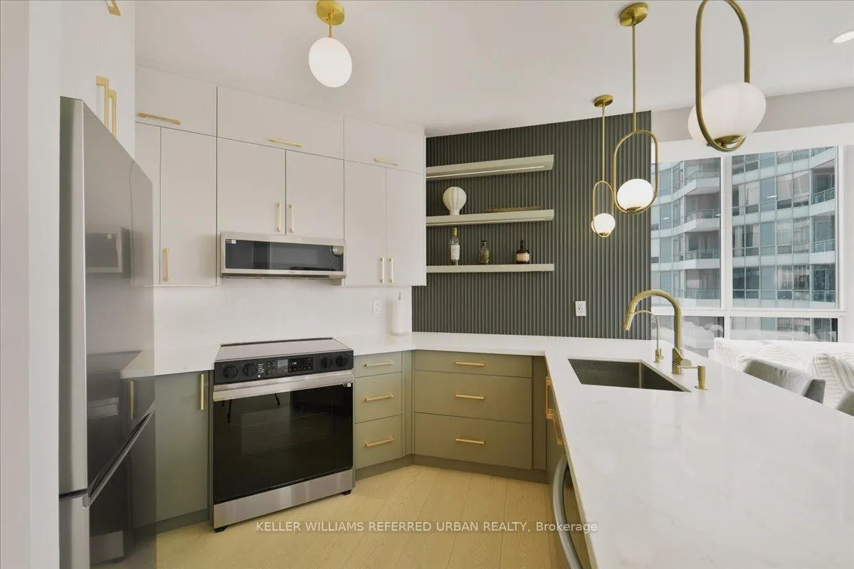 Photo 14 of Unit 2011, 228 Queens Quay W, Toronto, Waterfront Communities — HOMEH
