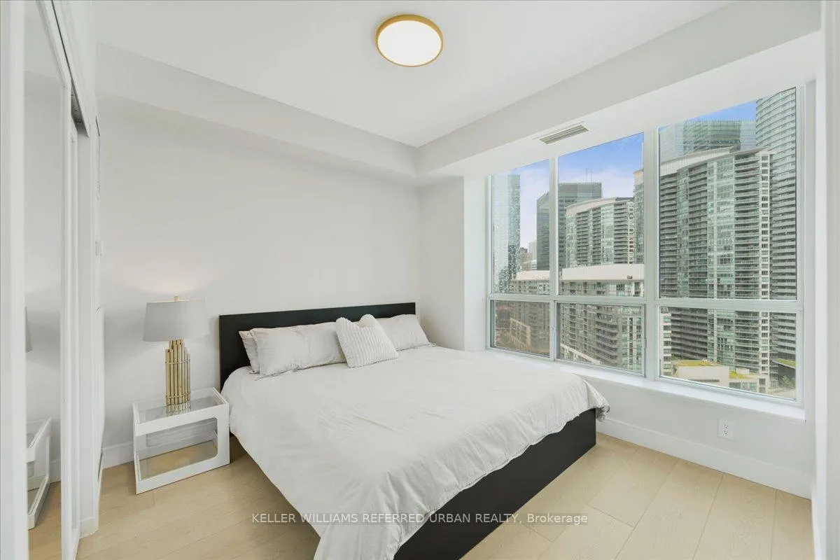 Photo 17 of Unit 2011, 228 Queens Quay W, Toronto, Waterfront Communities — HOMEH
