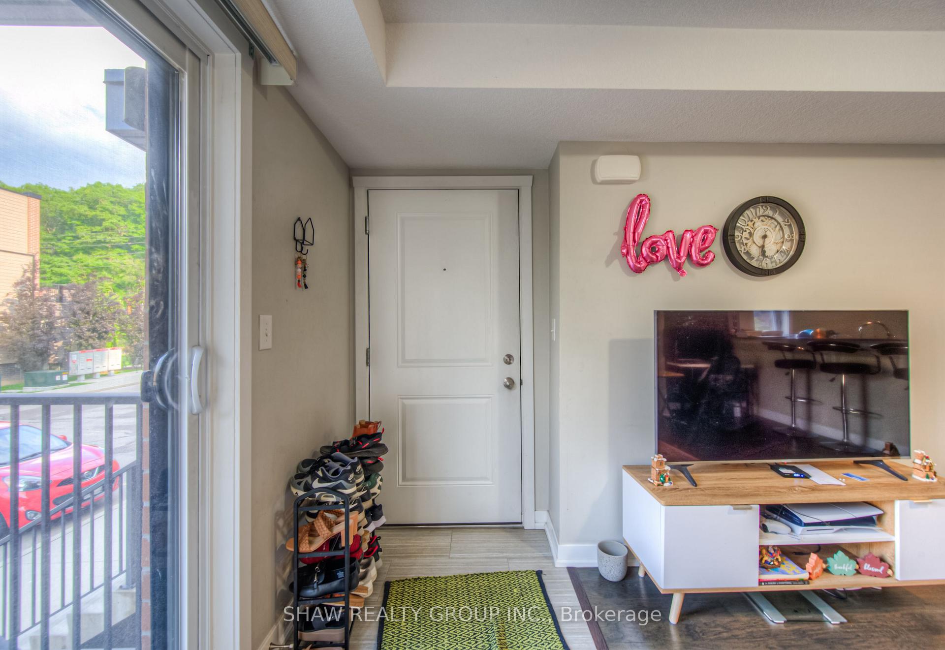 Photo 5 of Unit C14, 190 Century Hill Drive, Kitchener, Country Hills — HOMEH