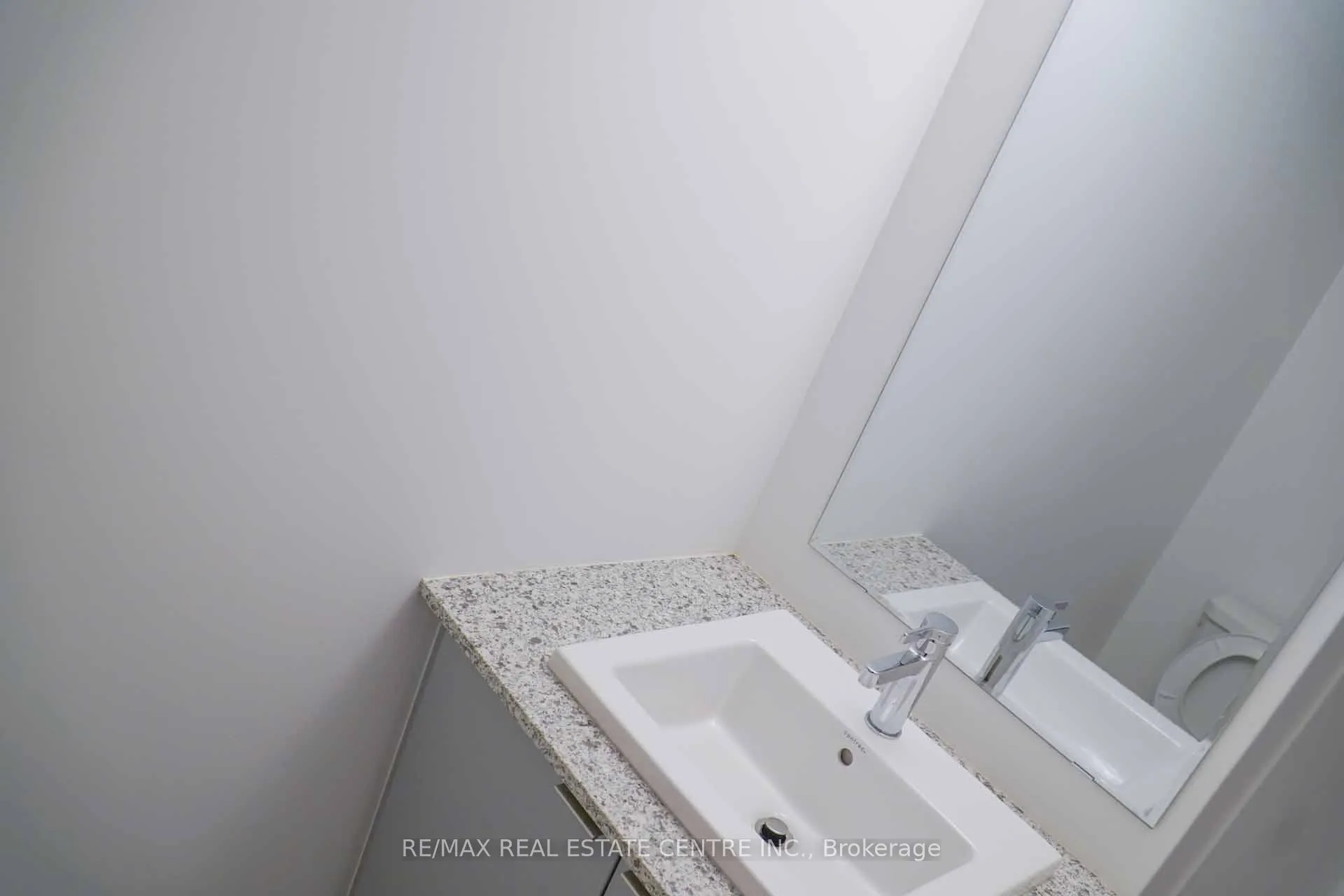 Photo 15 of Unit 24, 14 Lytham Green Circle, Newmarket, Glenway Estates — HOMEH