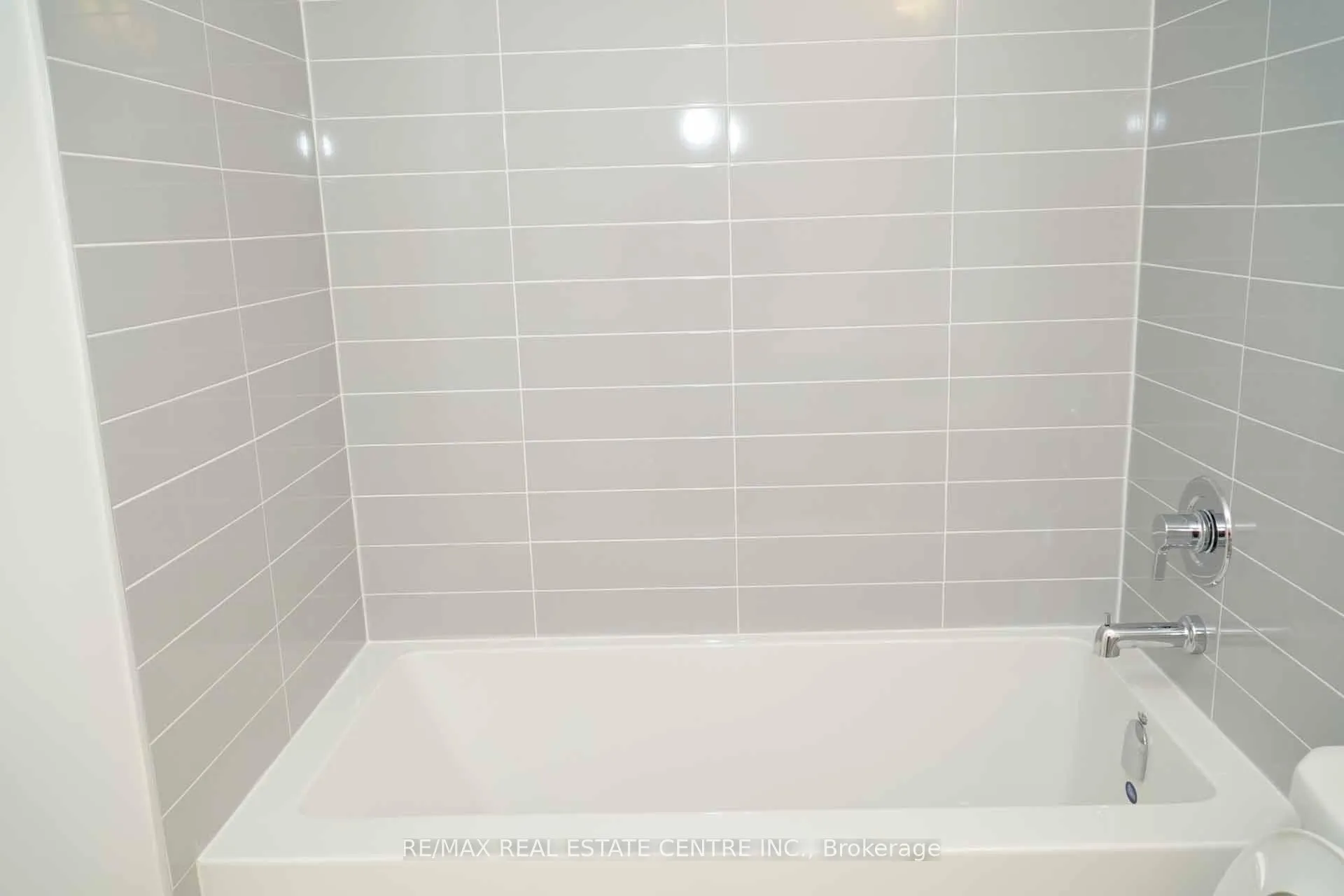 Photo 26 of Unit 24, 14 Lytham Green Circle, Newmarket, Glenway Estates — HOMEH