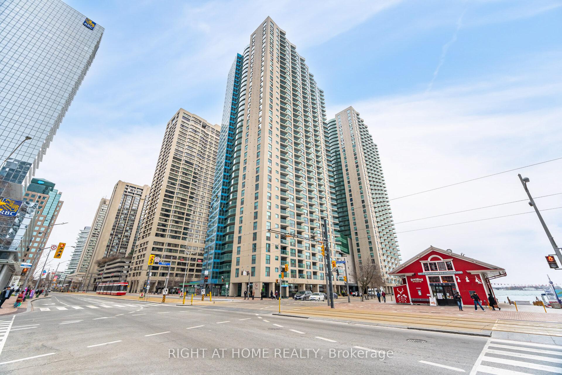 Photo 2 of Unit 1812, 77 Harbour Square, Toronto, Waterfront Communities — HOMEH
