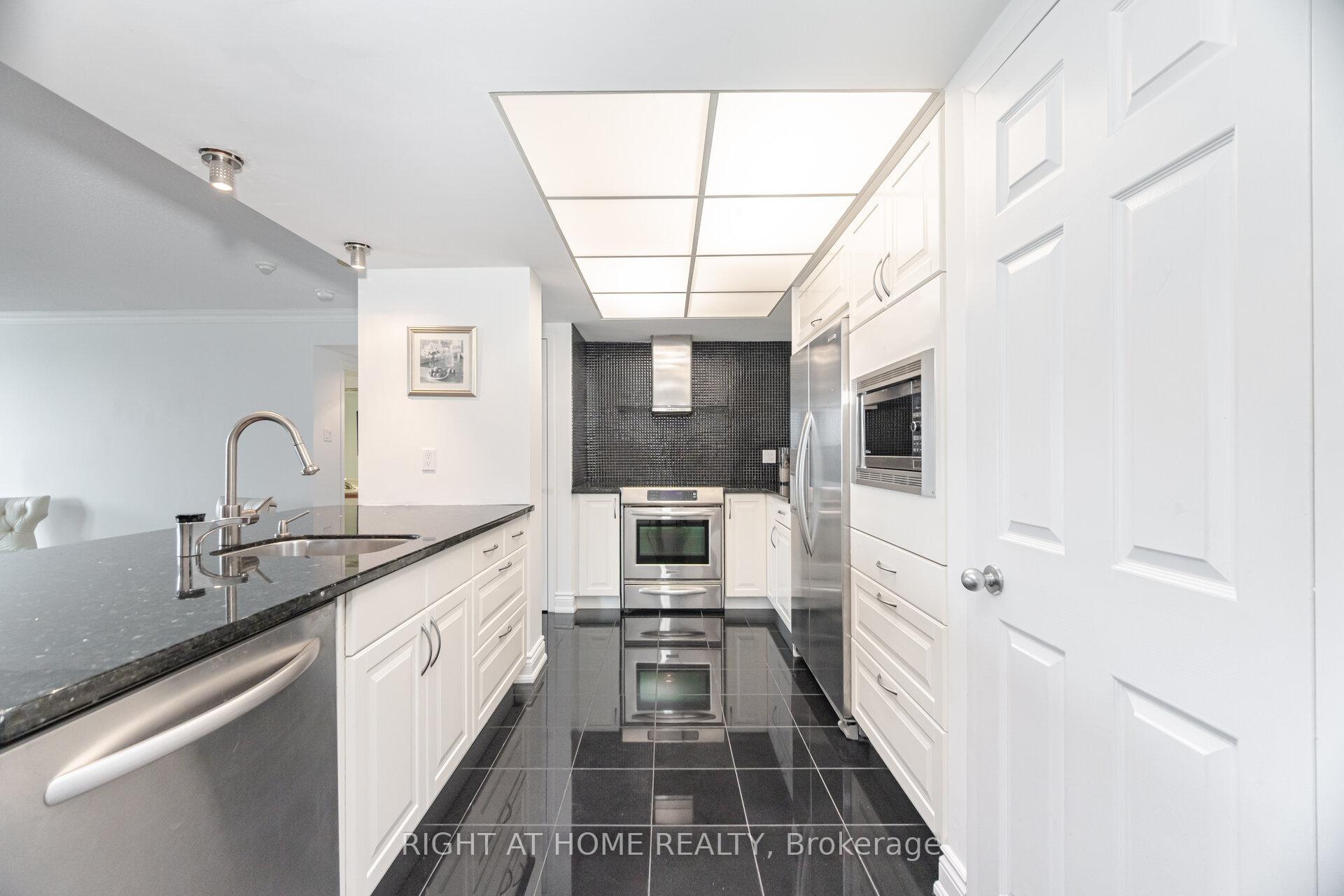 Photo 9 of Unit 1812, 77 Harbour Square, Toronto, Waterfront Communities — HOMEH