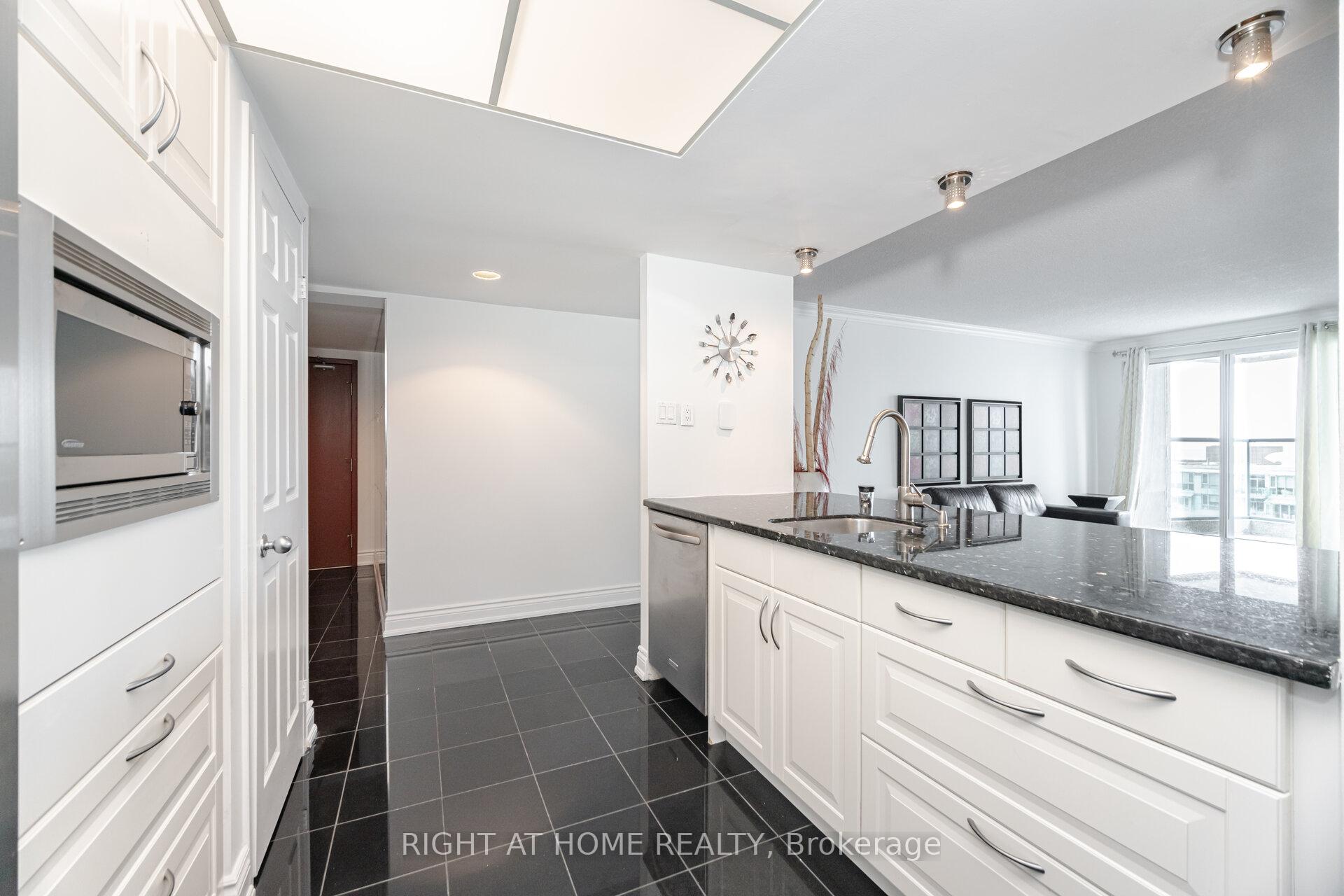 Photo 10 of Unit 1812, 77 Harbour Square, Toronto, Waterfront Communities — HOMEH