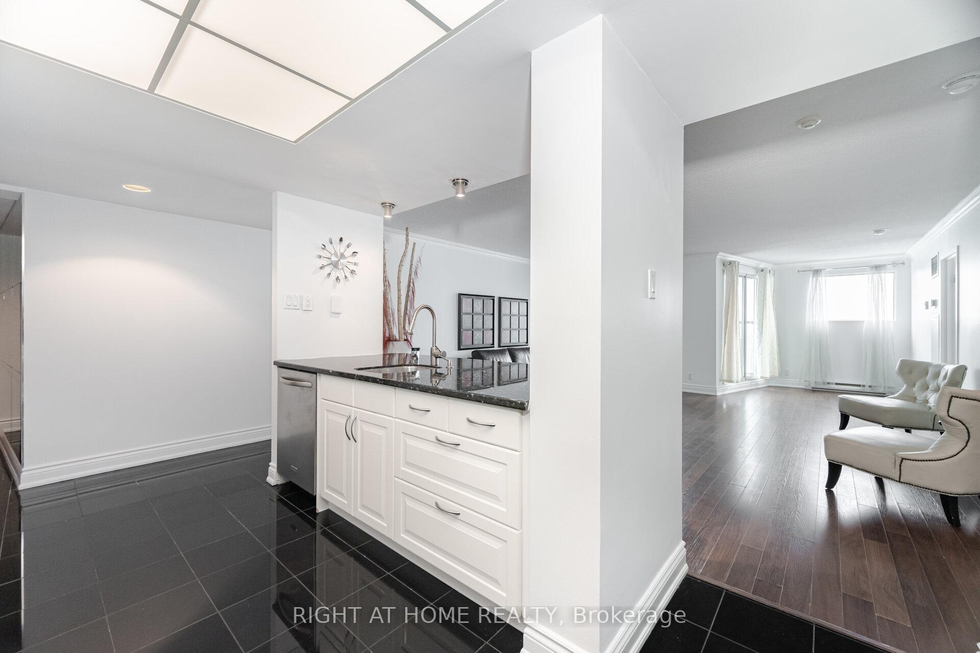 Photo 11 of Unit 1812, 77 Harbour Square, Toronto, Waterfront Communities — HOMEH