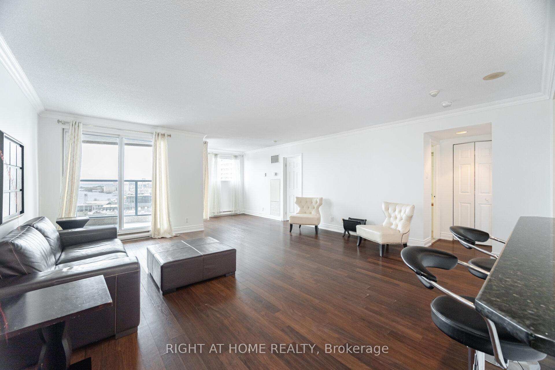 Photo 13 of Unit 1812, 77 Harbour Square, Toronto, Waterfront Communities — HOMEH