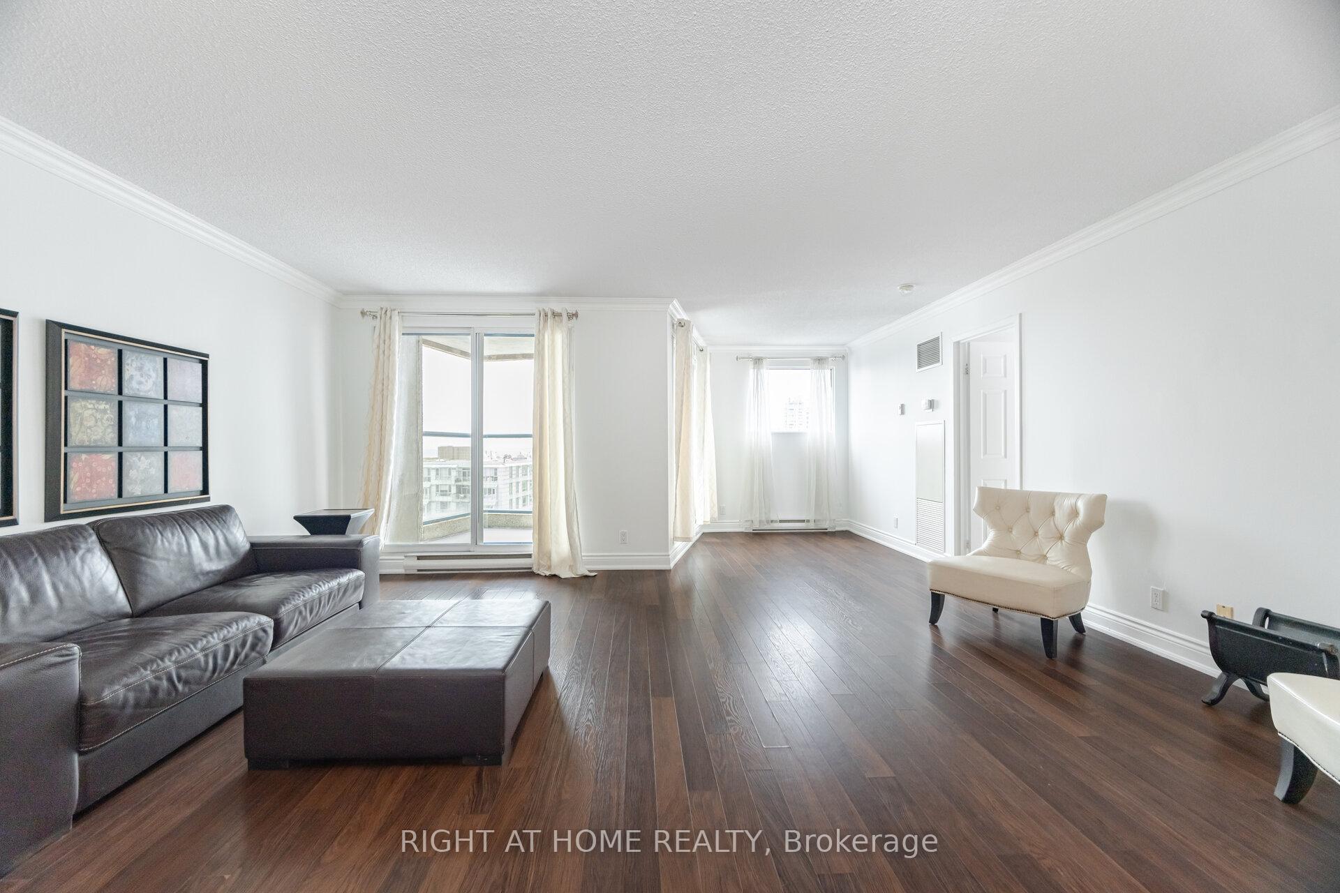 Photo 14 of Unit 1812, 77 Harbour Square, Toronto, Waterfront Communities — HOMEH