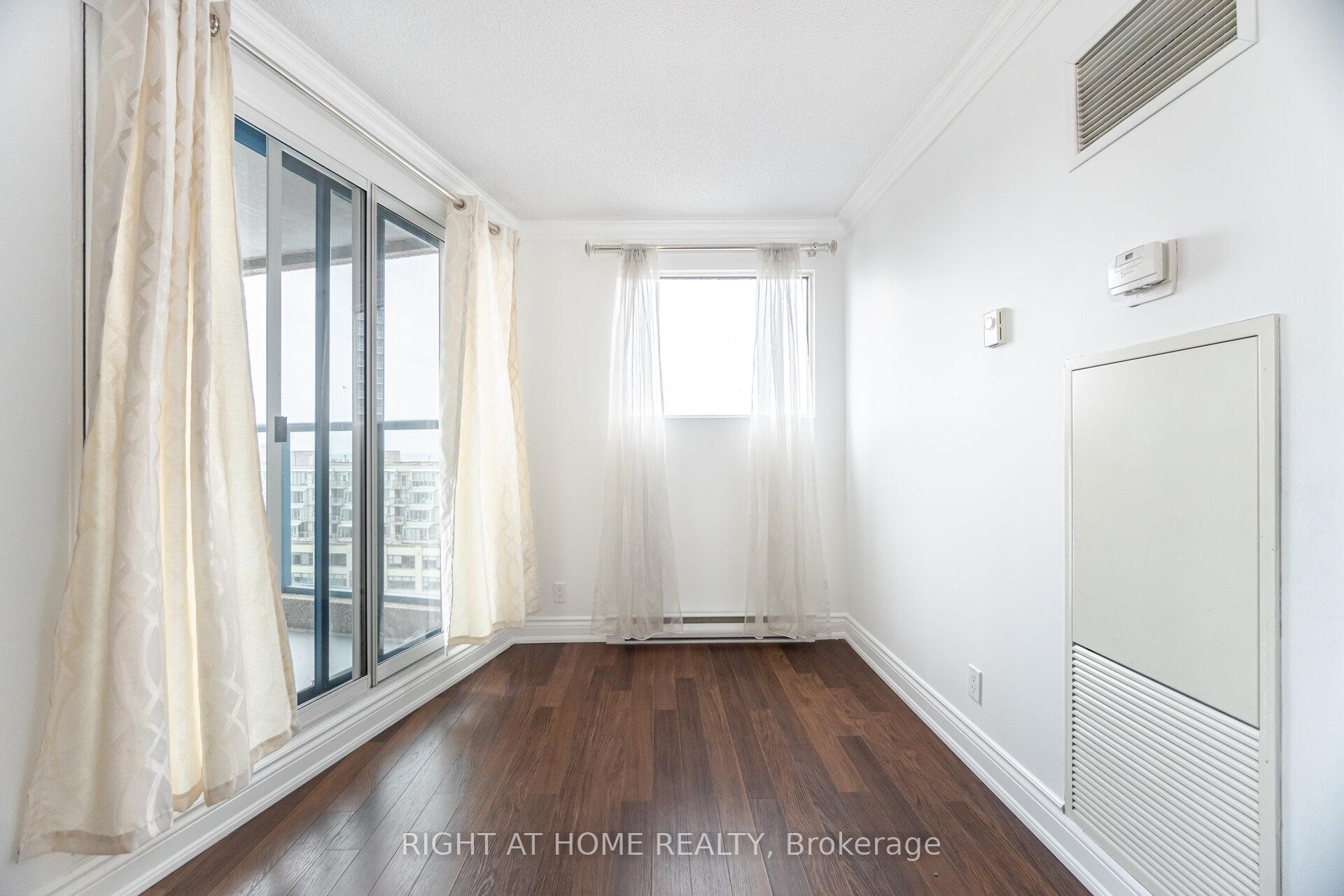 Photo 17 of Unit 1812, 77 Harbour Square, Toronto, Waterfront Communities — HOMEH