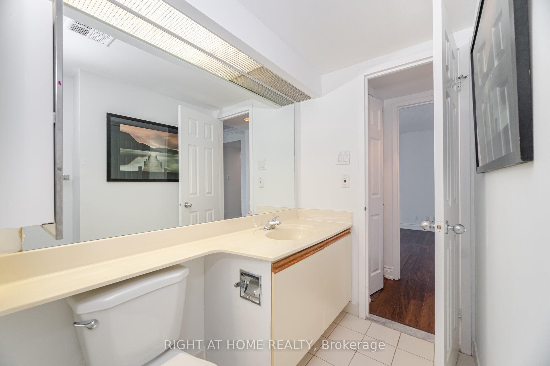 Photo 22 of Unit 1812, 77 Harbour Square, Toronto, Waterfront Communities — HOMEH