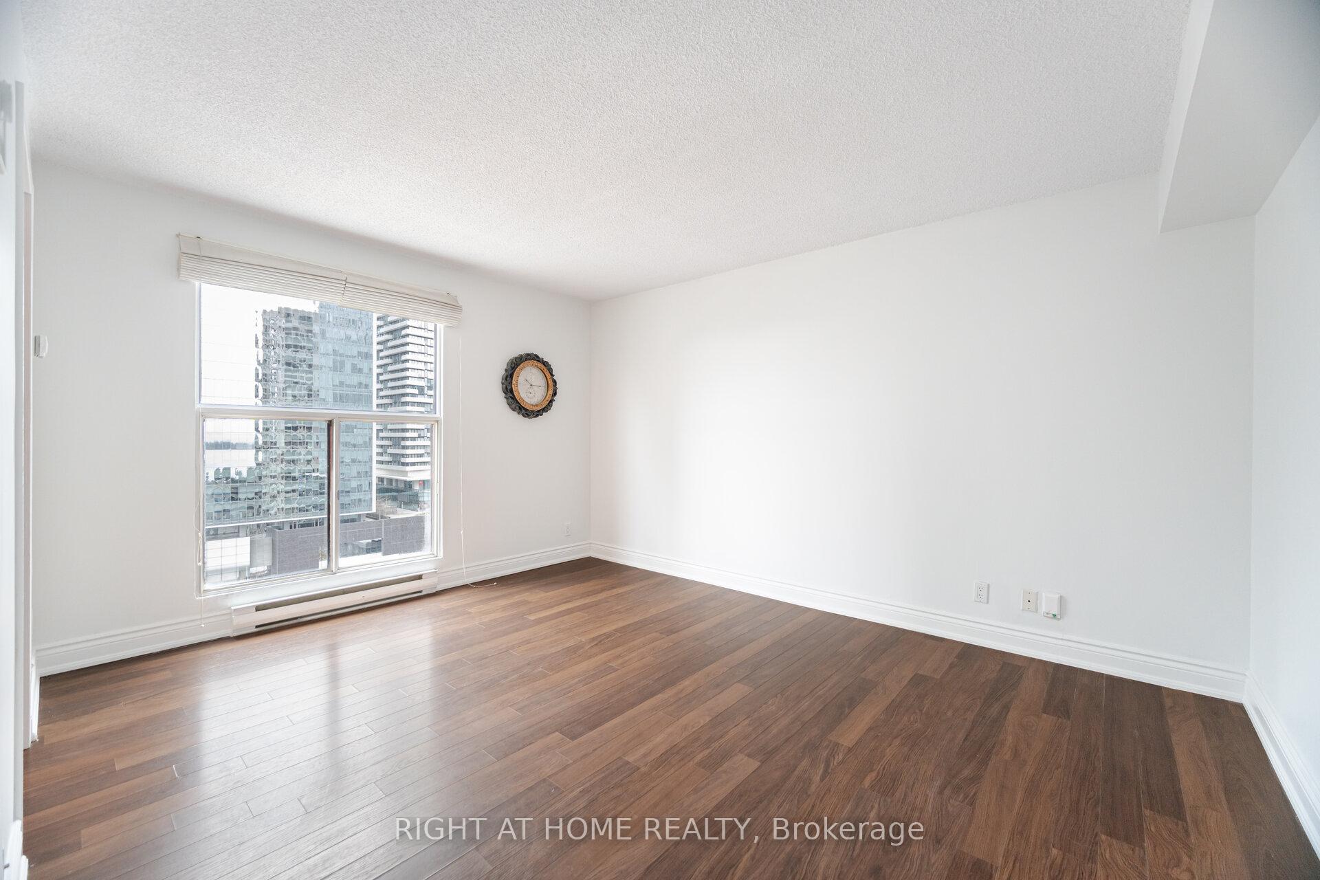 Photo 24 of Unit 1812, 77 Harbour Square, Toronto, Waterfront Communities — HOMEH