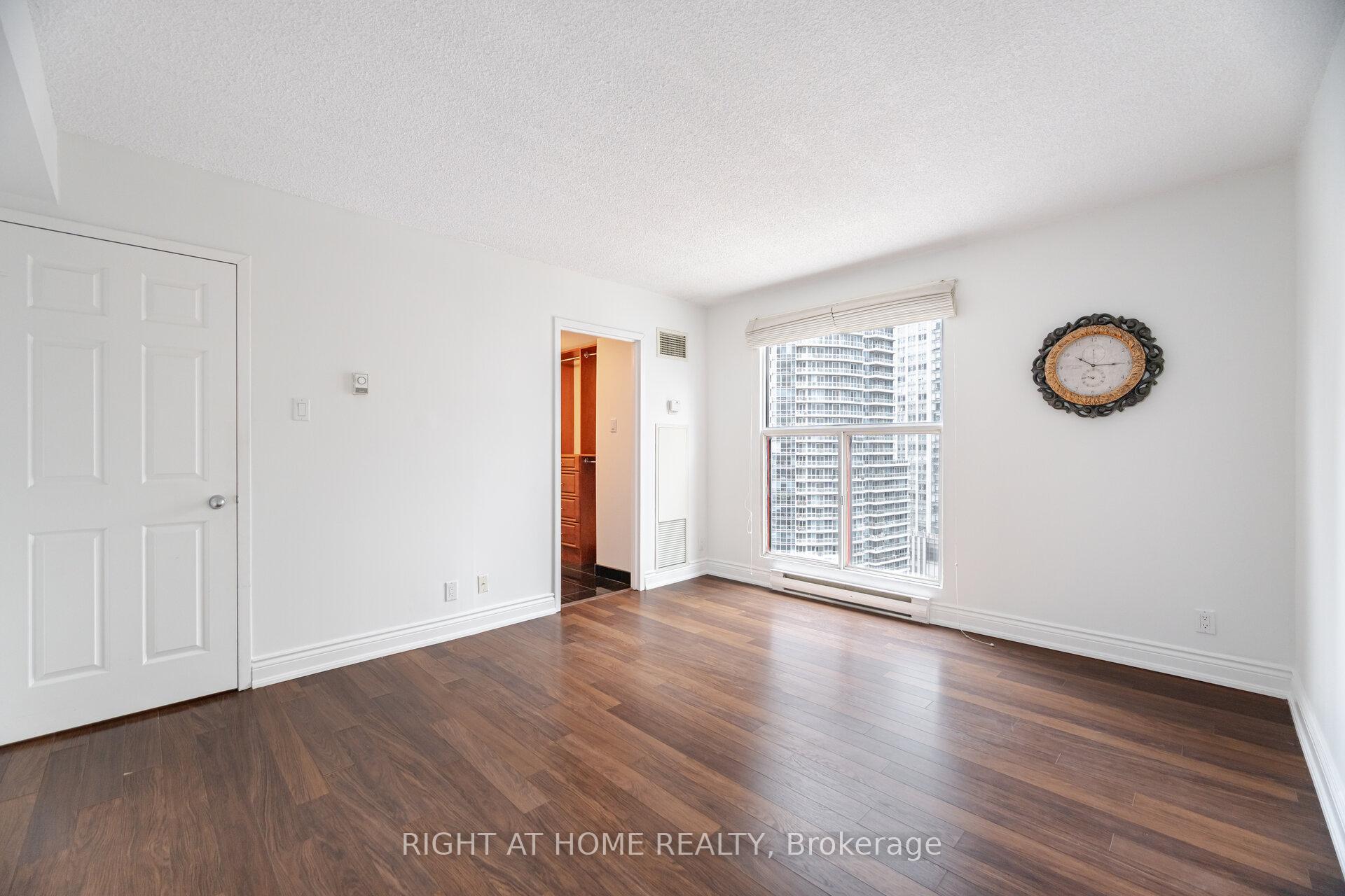 Photo 25 of Unit 1812, 77 Harbour Square, Toronto, Waterfront Communities — HOMEH