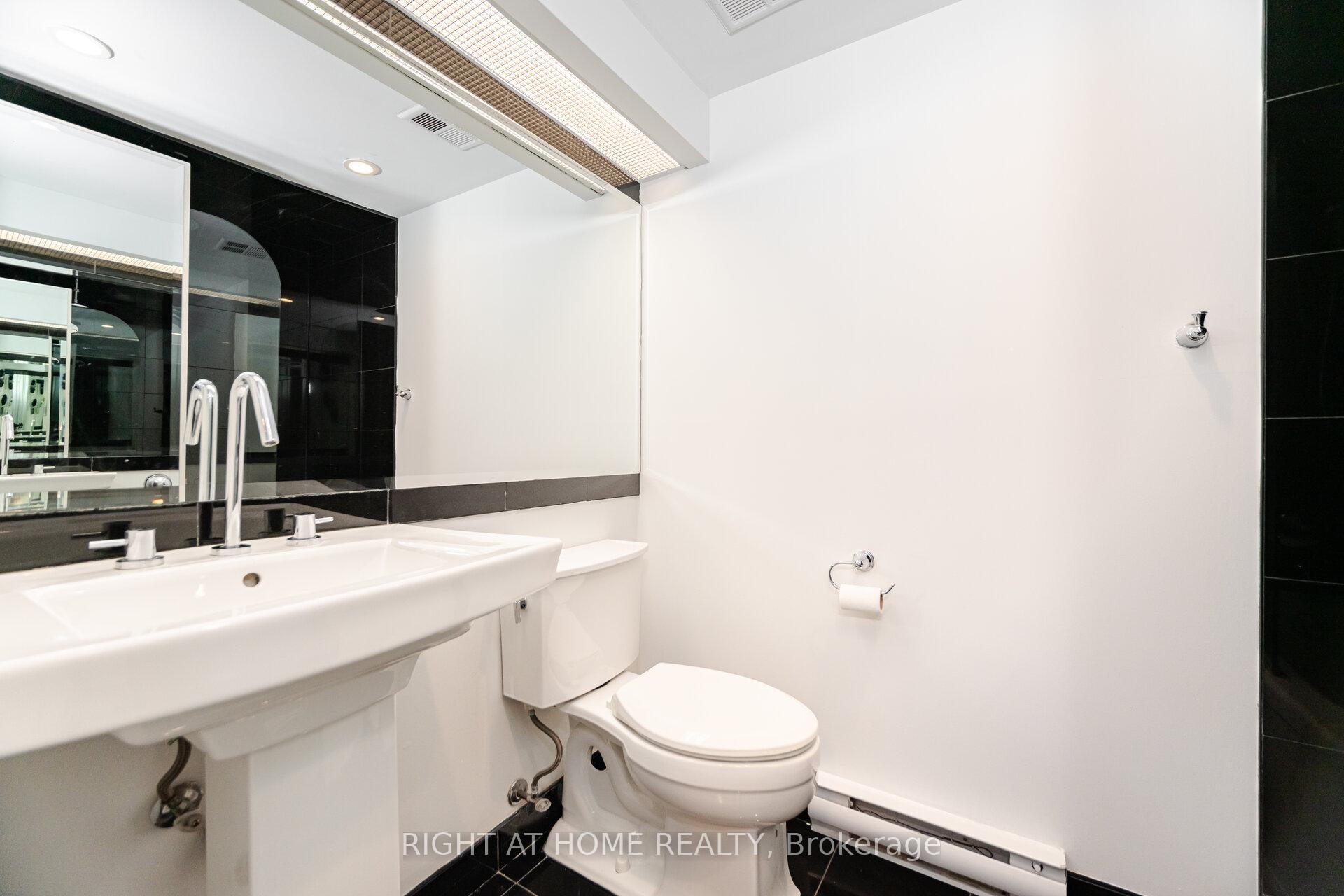 Photo 28 of Unit 1812, 77 Harbour Square, Toronto, Waterfront Communities — HOMEH