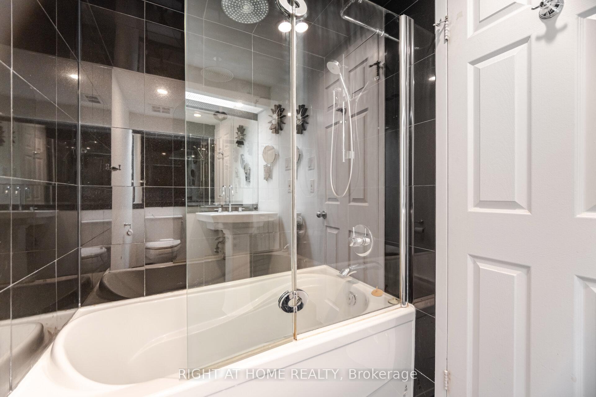 Photo 29 of Unit 1812, 77 Harbour Square, Toronto, Waterfront Communities — HOMEH