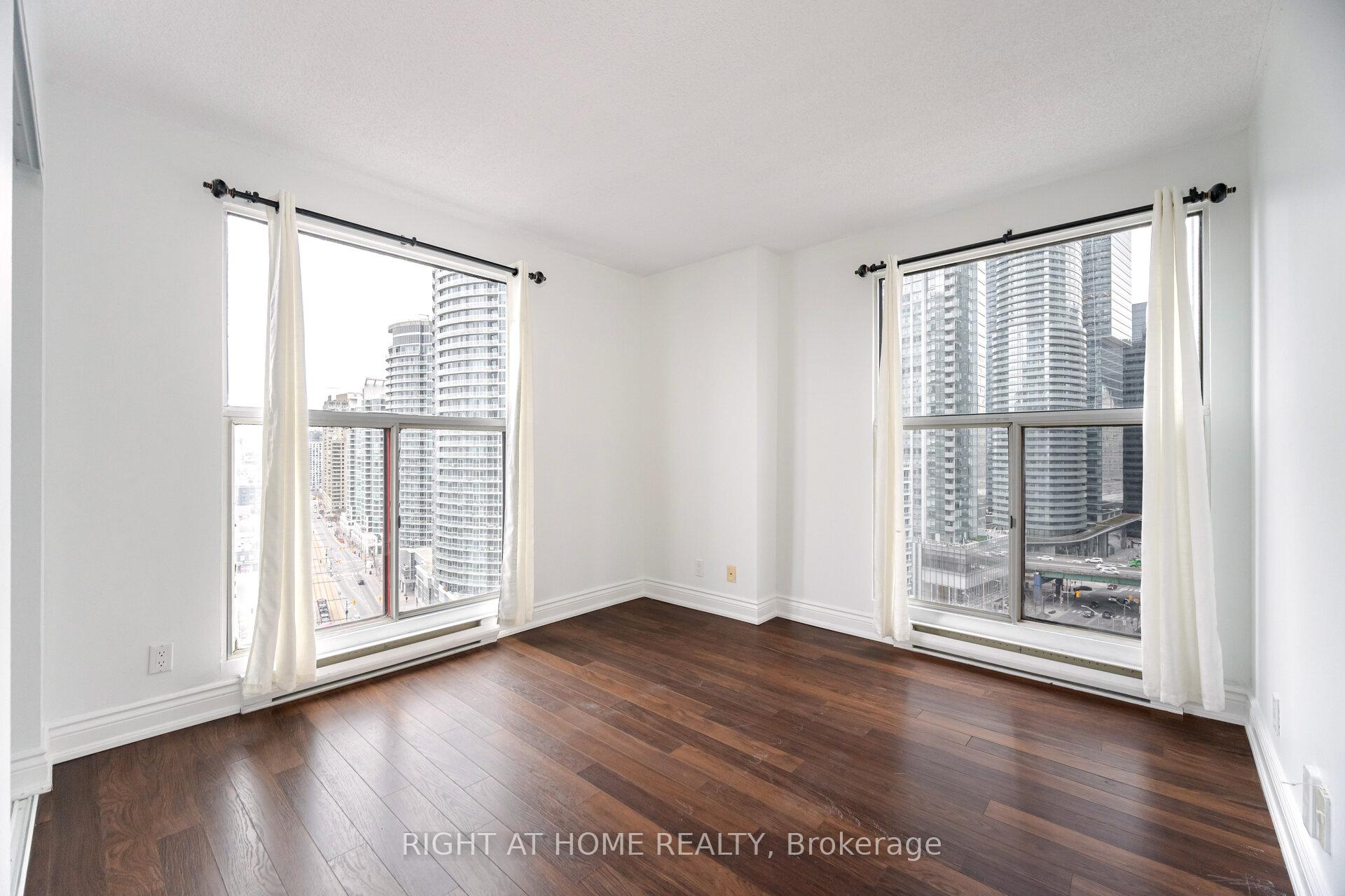 Photo 30 of Unit 1812, 77 Harbour Square, Toronto, Waterfront Communities — HOMEH