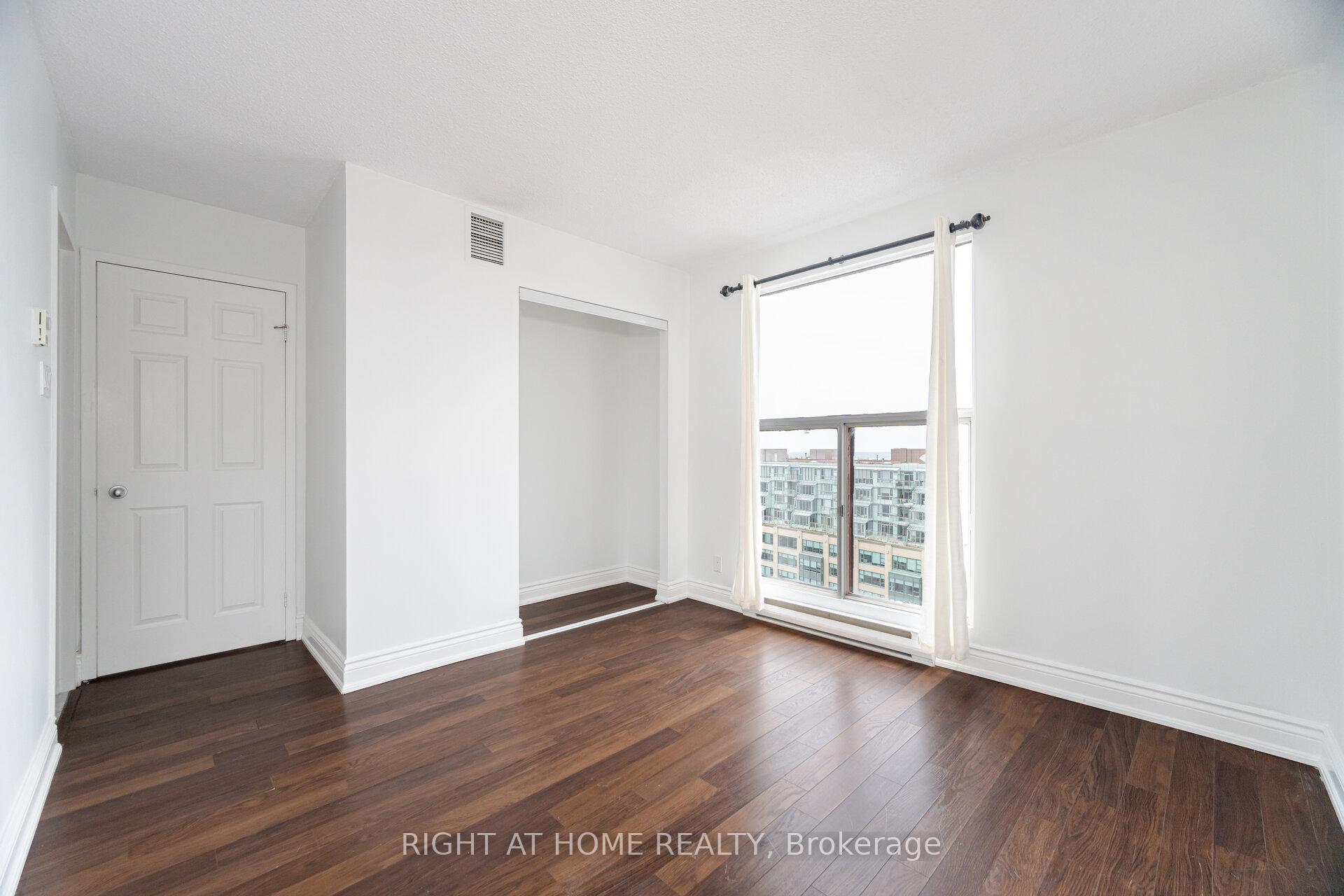 Photo 31 of Unit 1812, 77 Harbour Square, Toronto, Waterfront Communities — HOMEH