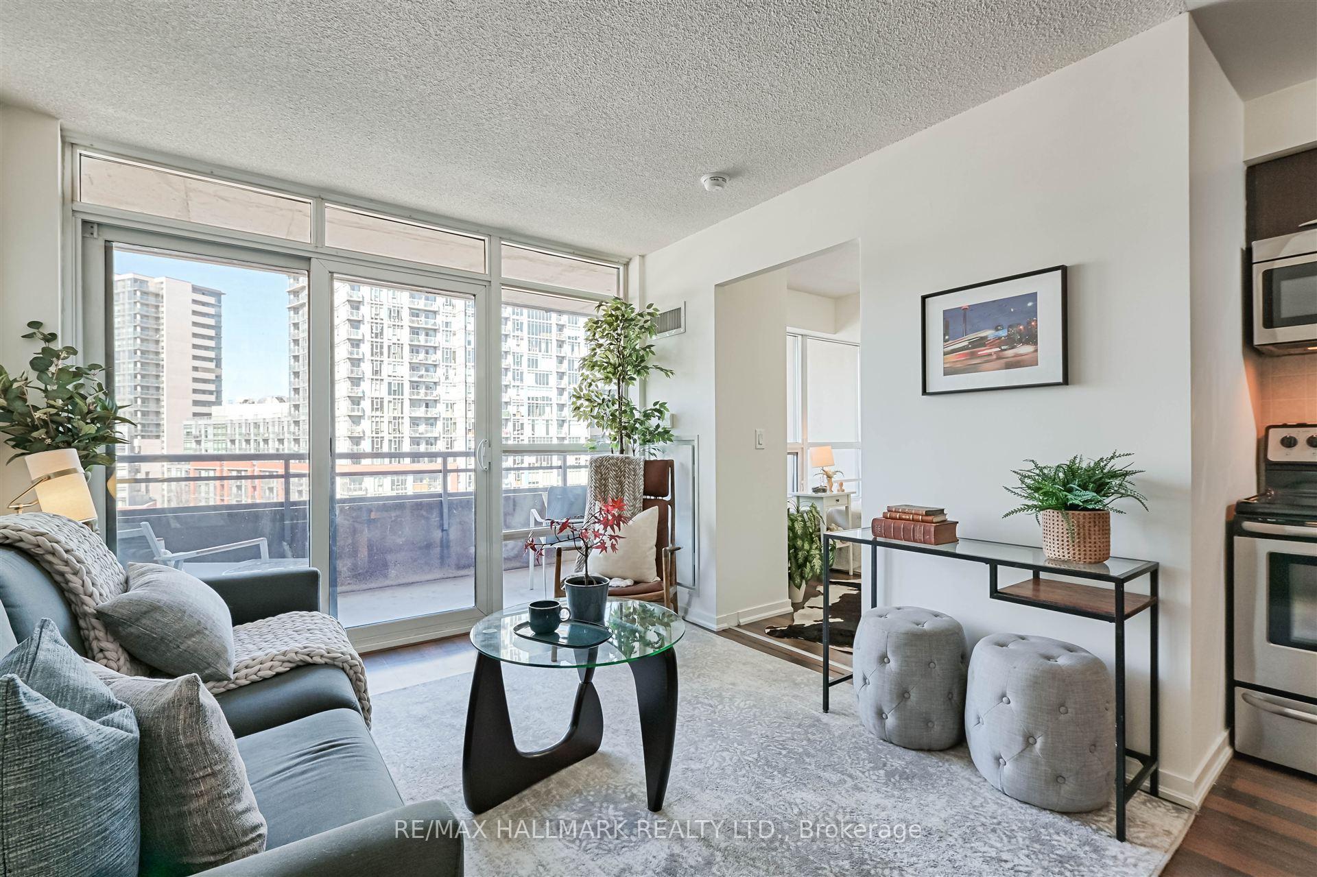 Photo 7 of Unit 721, 38 Joe Shuster Way, Toronto, Niagara — HOMEH