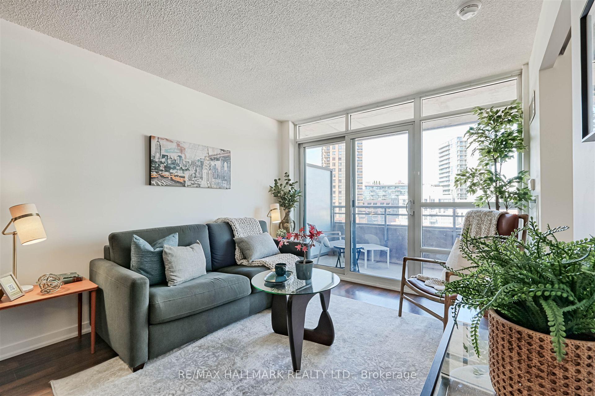 Photo 9 of Unit 721, 38 Joe Shuster Way, Toronto, Niagara — HOMEH