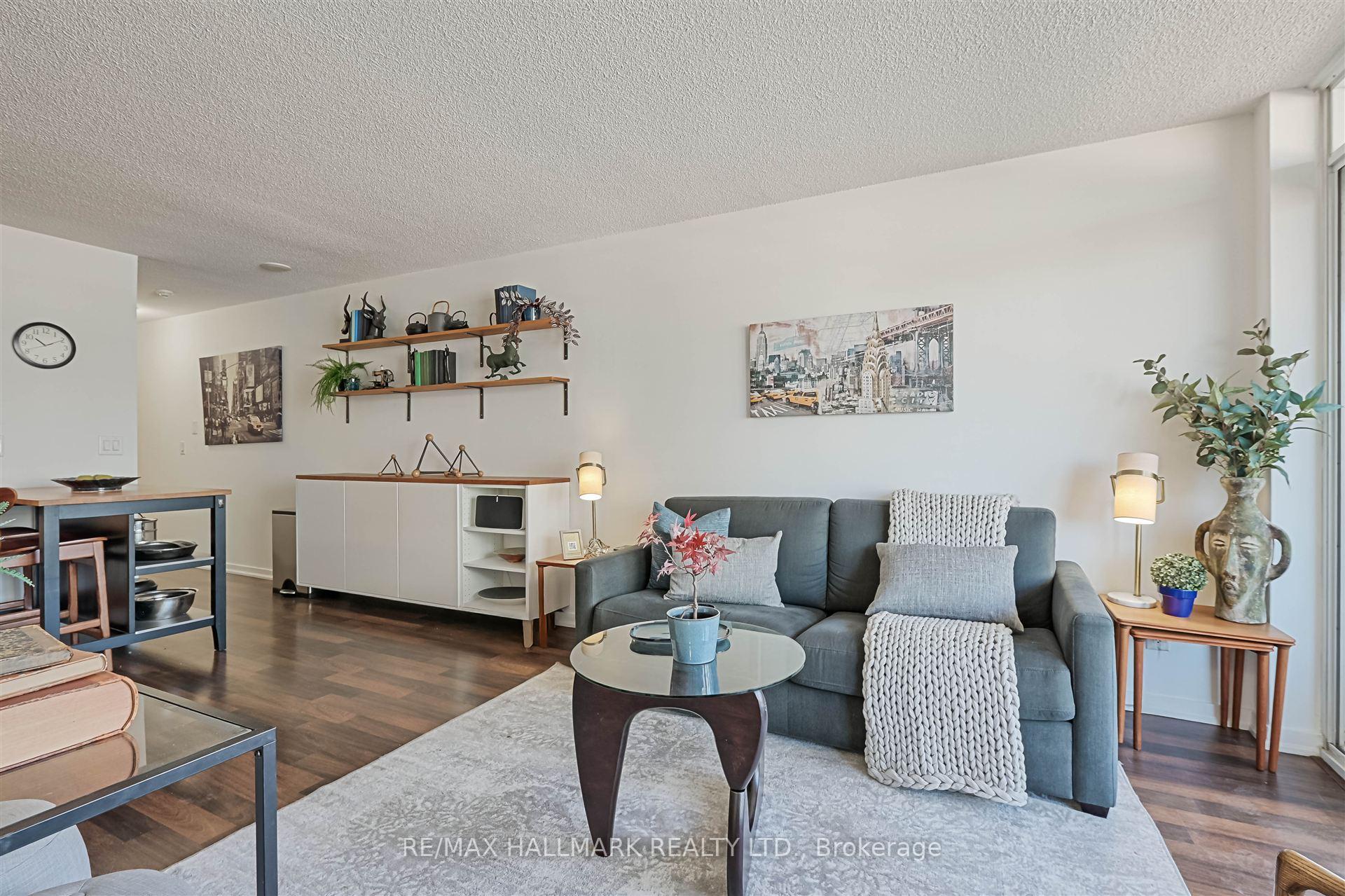 Photo 10 of Unit 721, 38 Joe Shuster Way, Toronto, Niagara — HOMEH