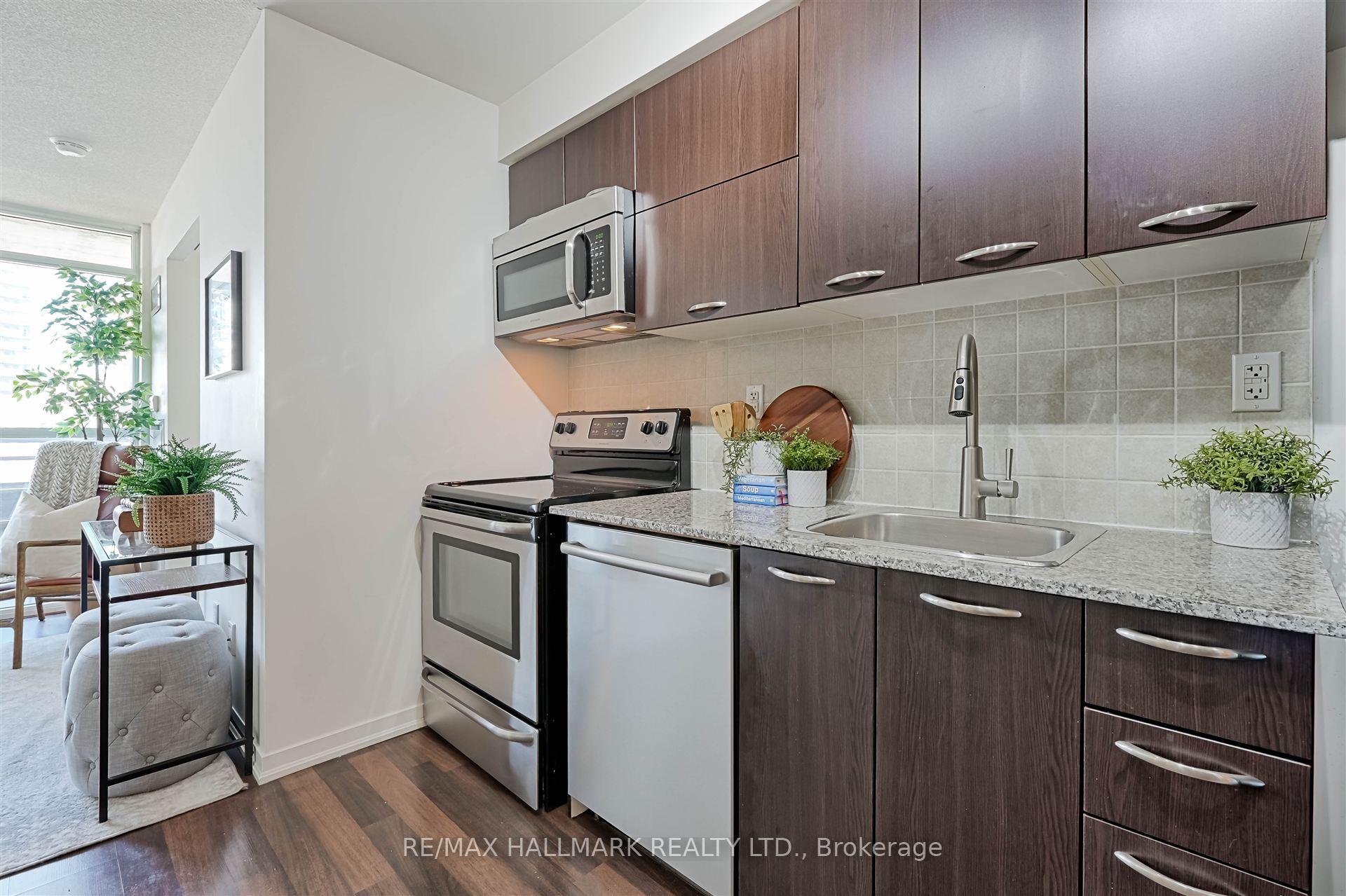 Photo 16 of Unit 721, 38 Joe Shuster Way, Toronto, Niagara — HOMEH