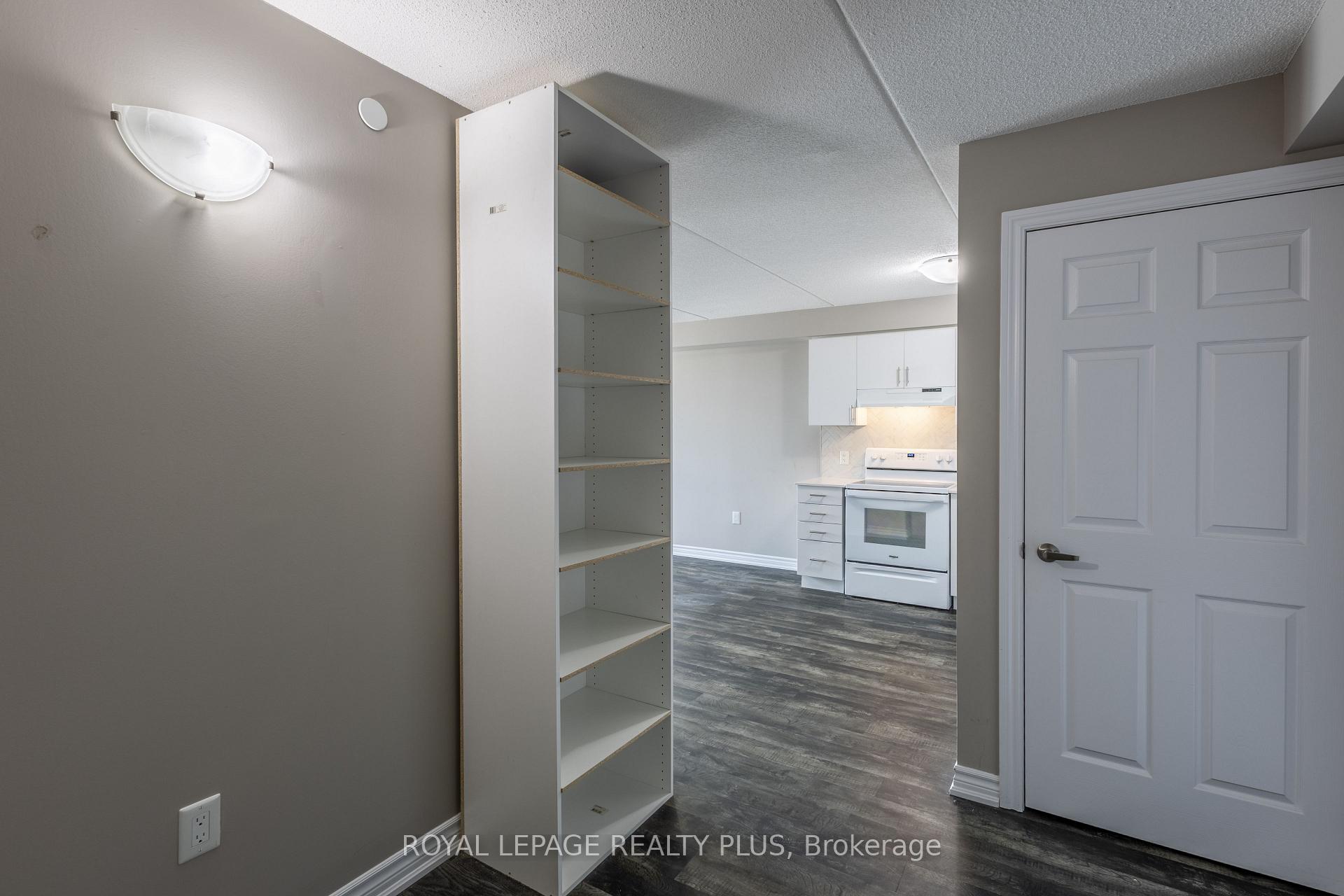 Photo 6 of Unit 1003, 716 Main Street E, Milton, Timberlea — HOMEH