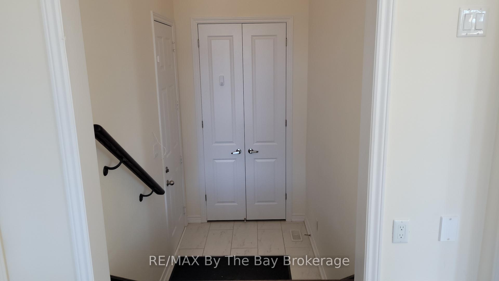 Photo 11 of 218 Roy Drive, Clearview, Stayner — HOMEH