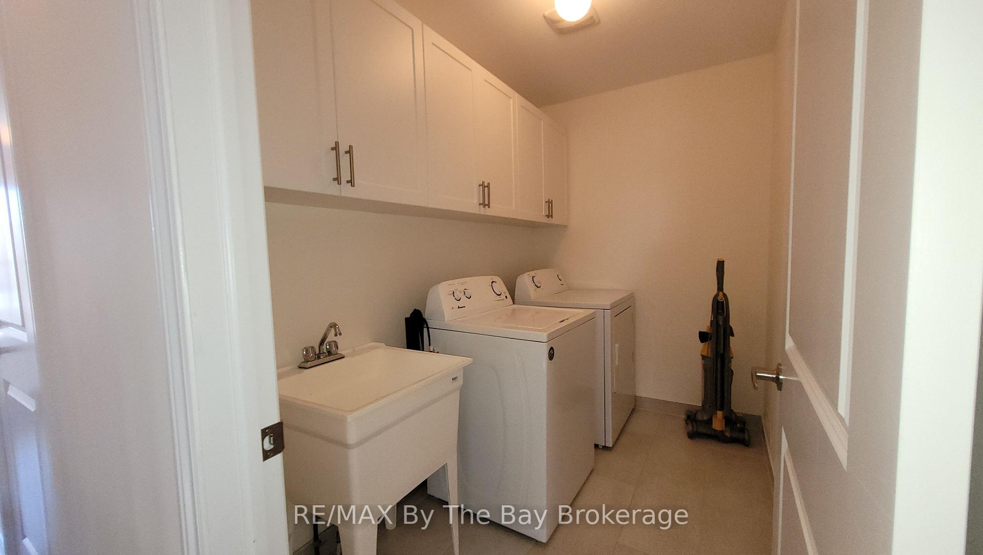 Photo 20 of 218 Roy Drive, Clearview, Stayner — HOMEH