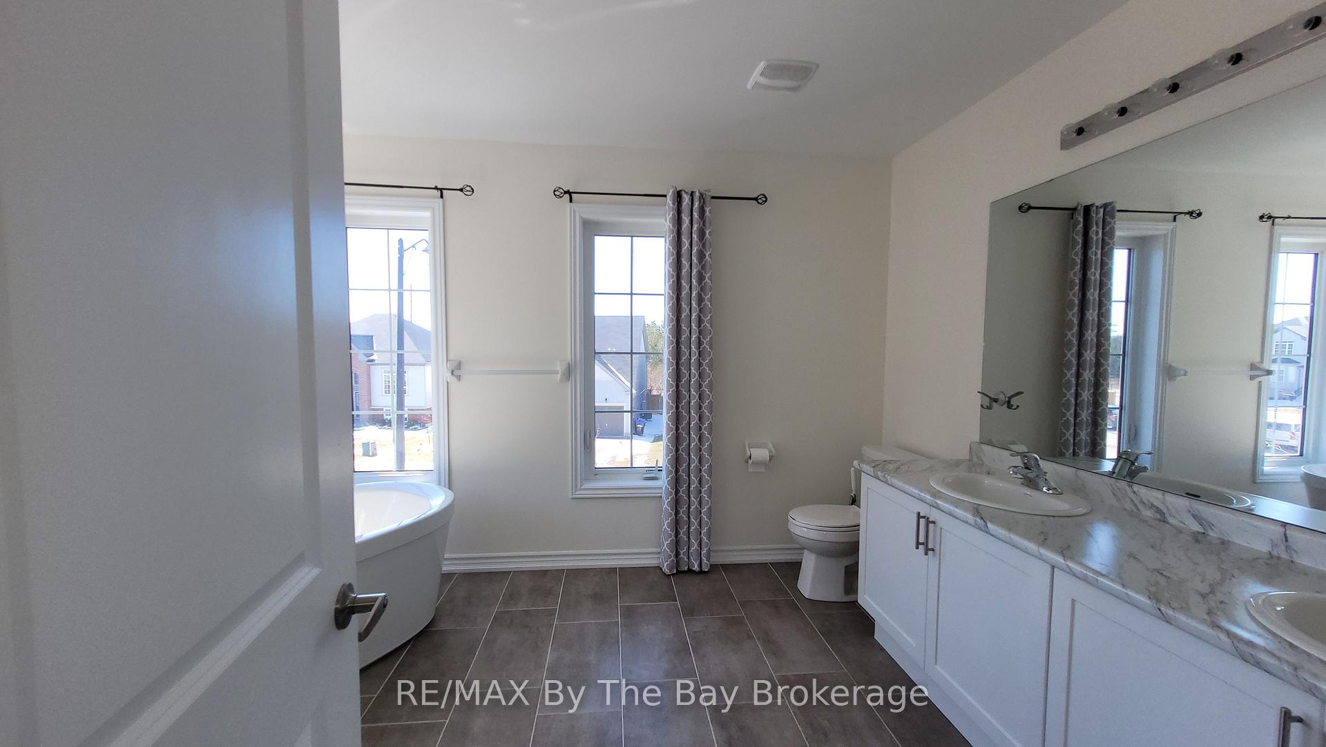 Photo 28 of 218 Roy Drive, Clearview, Stayner — HOMEH