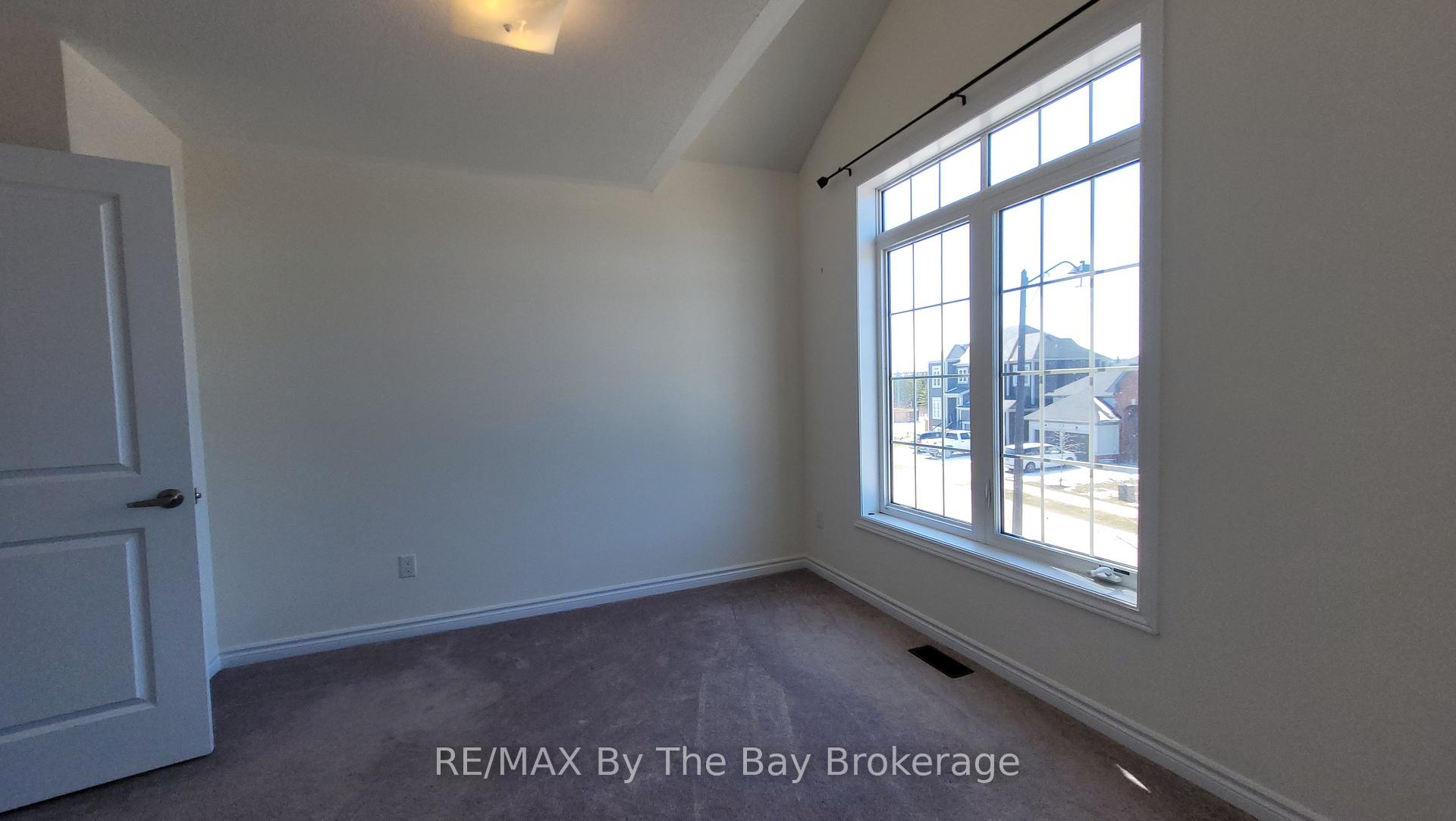 Photo 36 of 218 Roy Drive, Clearview, Stayner — HOMEH