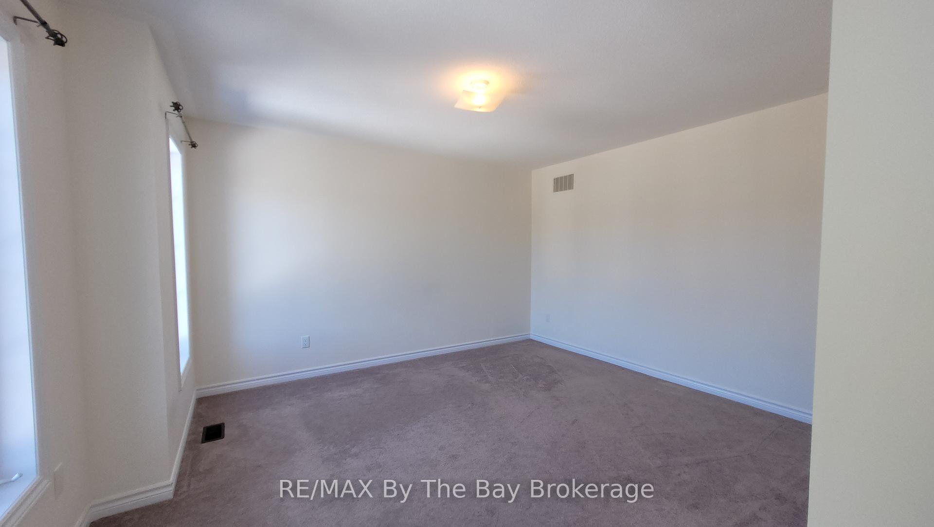 Photo 33 of 218 Roy Drive, Clearview, Stayner — HOMEH
