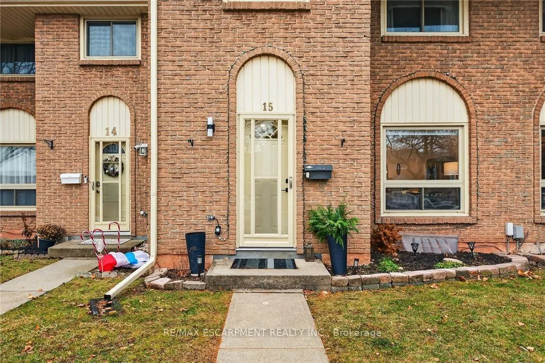Photo 3 of Unit 15, 150 Gateshead Crescent, Hamilton, Stoney Creek — HOMEH