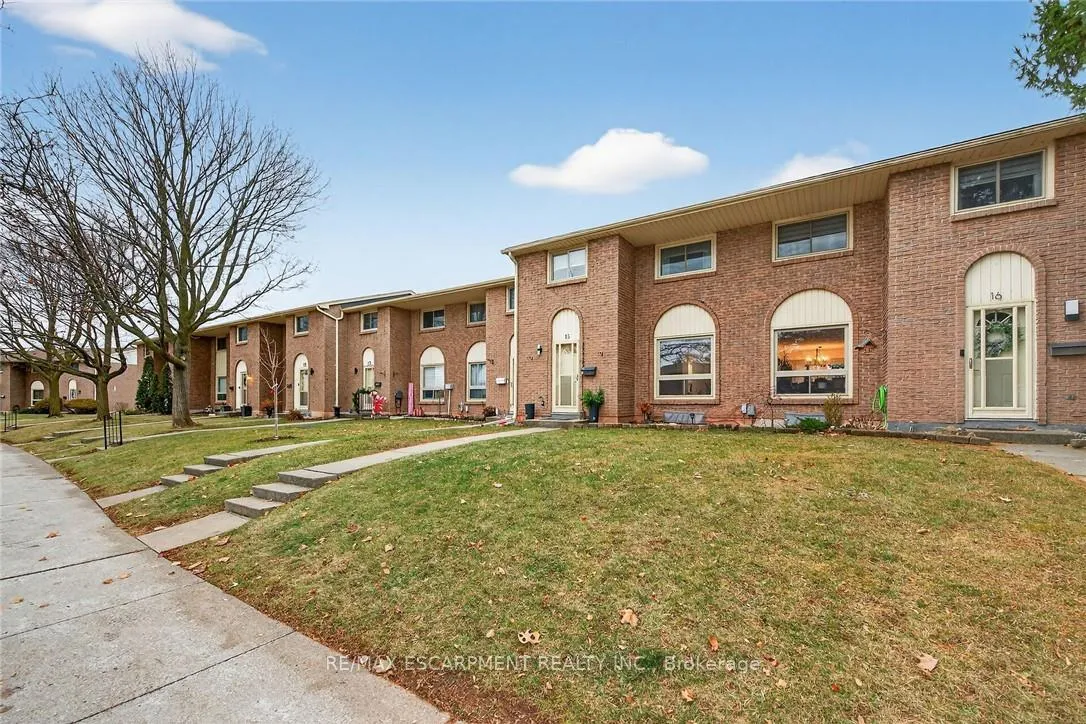 Photo 4 of Unit 15, 150 Gateshead Crescent, Hamilton, Stoney Creek — HOMEH
